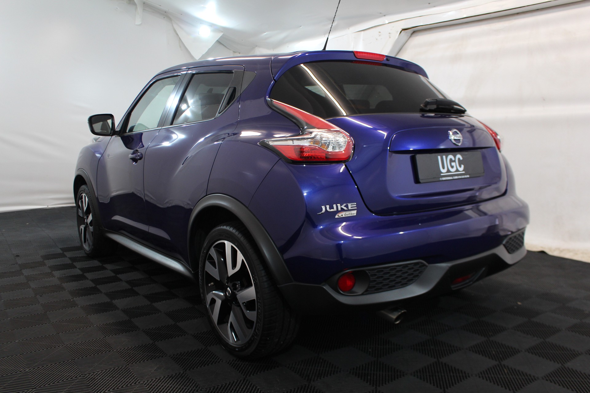 NISSAN Juke 1.6 DIG-T N-Connecta 4x4-showroom-element-3