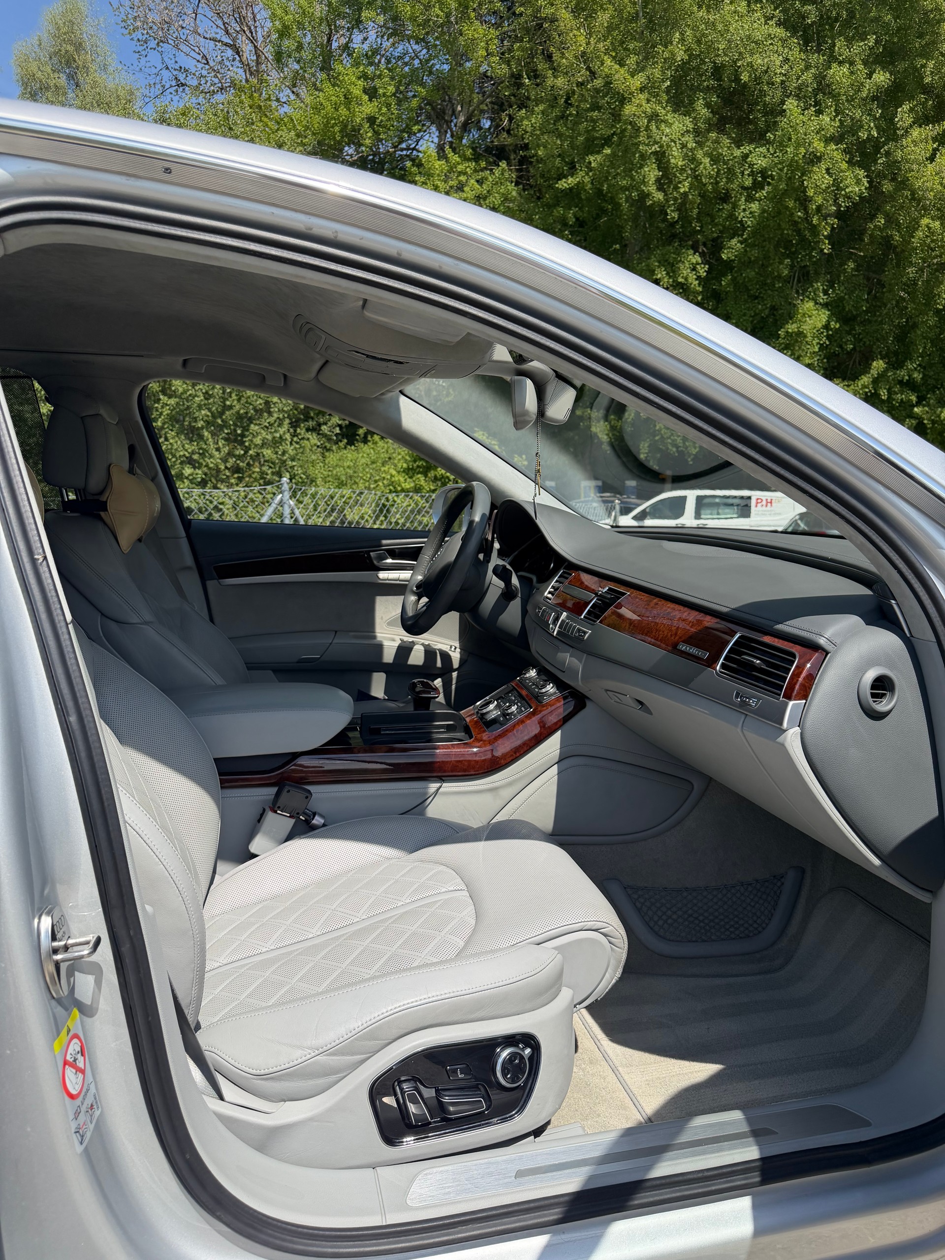 AUDI 4.2 V8 FSI quattro T-Tronic-image-9