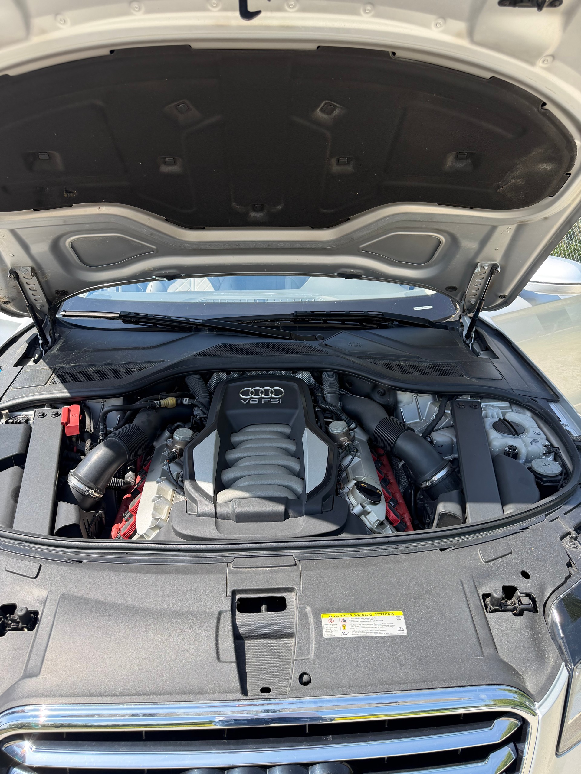 AUDI 4.2 V8 FSI quattro T-Tronic-image-7