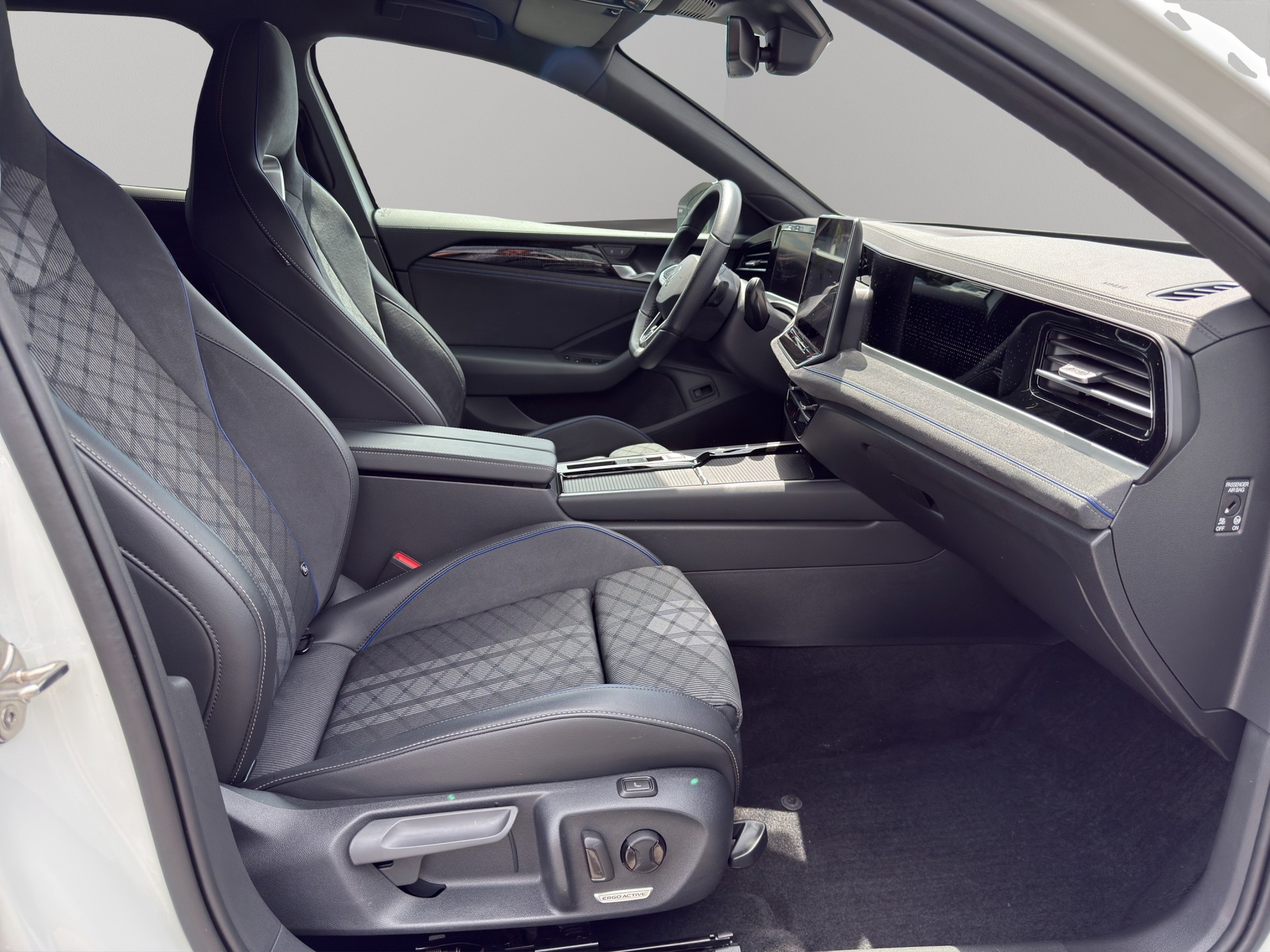 VW Passat Variant 2.0 TDI evo R-Line 4 Motion DSG-image-8