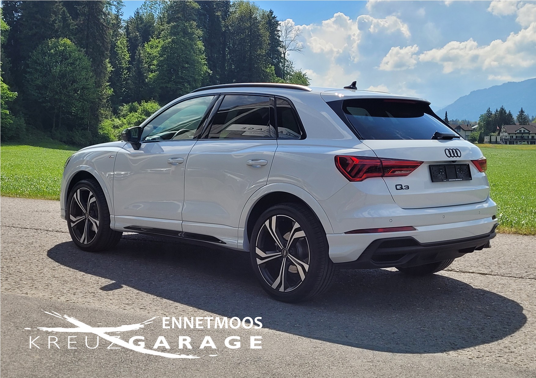 AUDI Q3 35 TFSI S line Attraction S-tronic *8-fach berieft + Panoramadach*-image-2