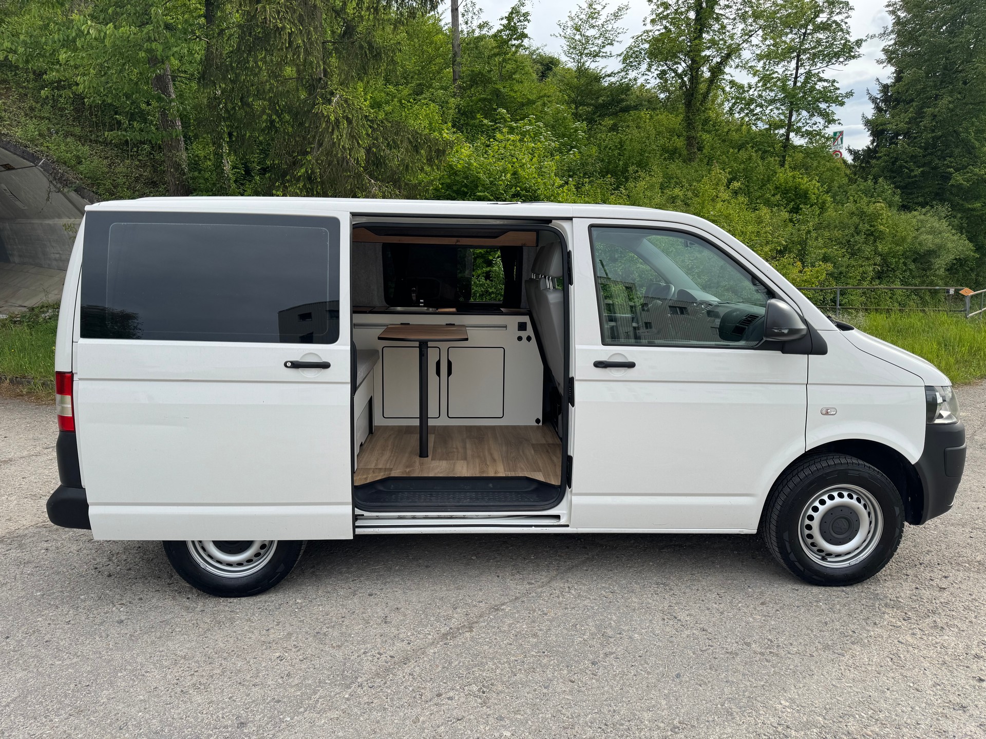 VW T5 Saranda Beach