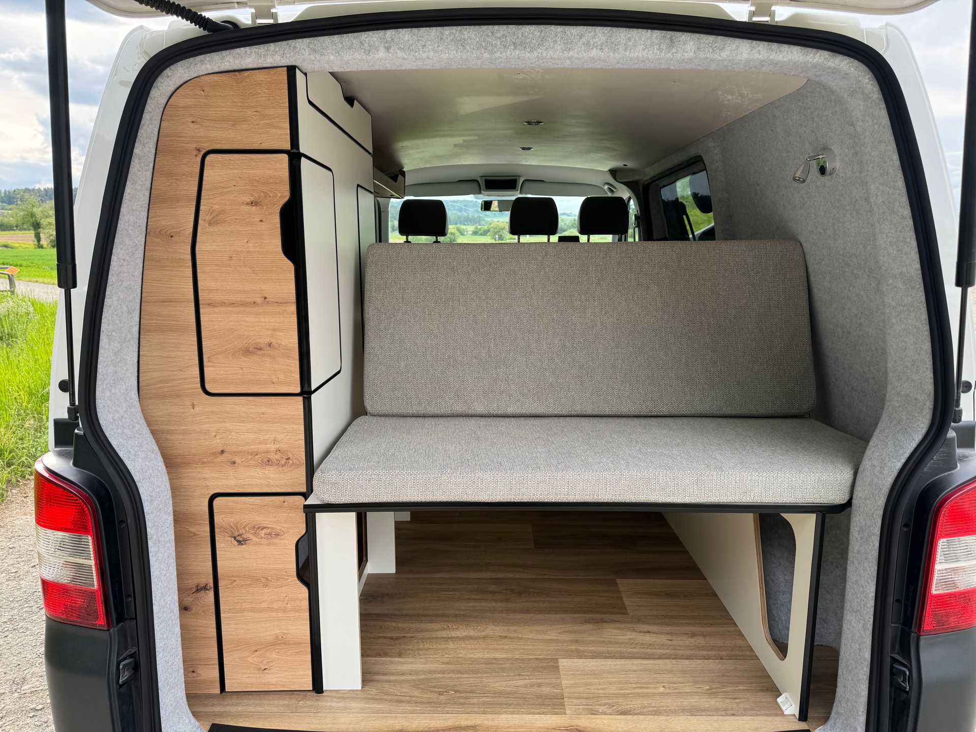 VW T5 Saranda Beach-showroom-element-2
