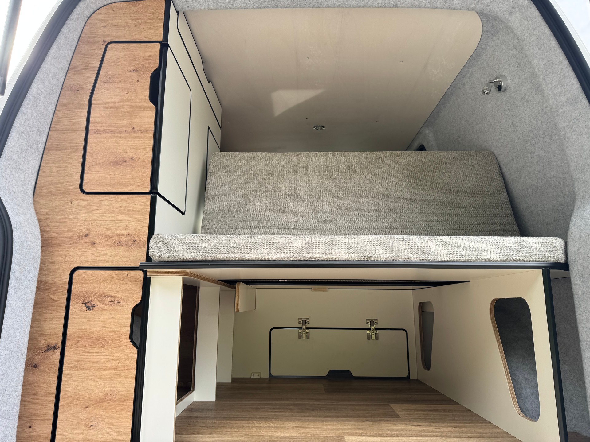 VW T5 Saranda Beach-showroom-element-3