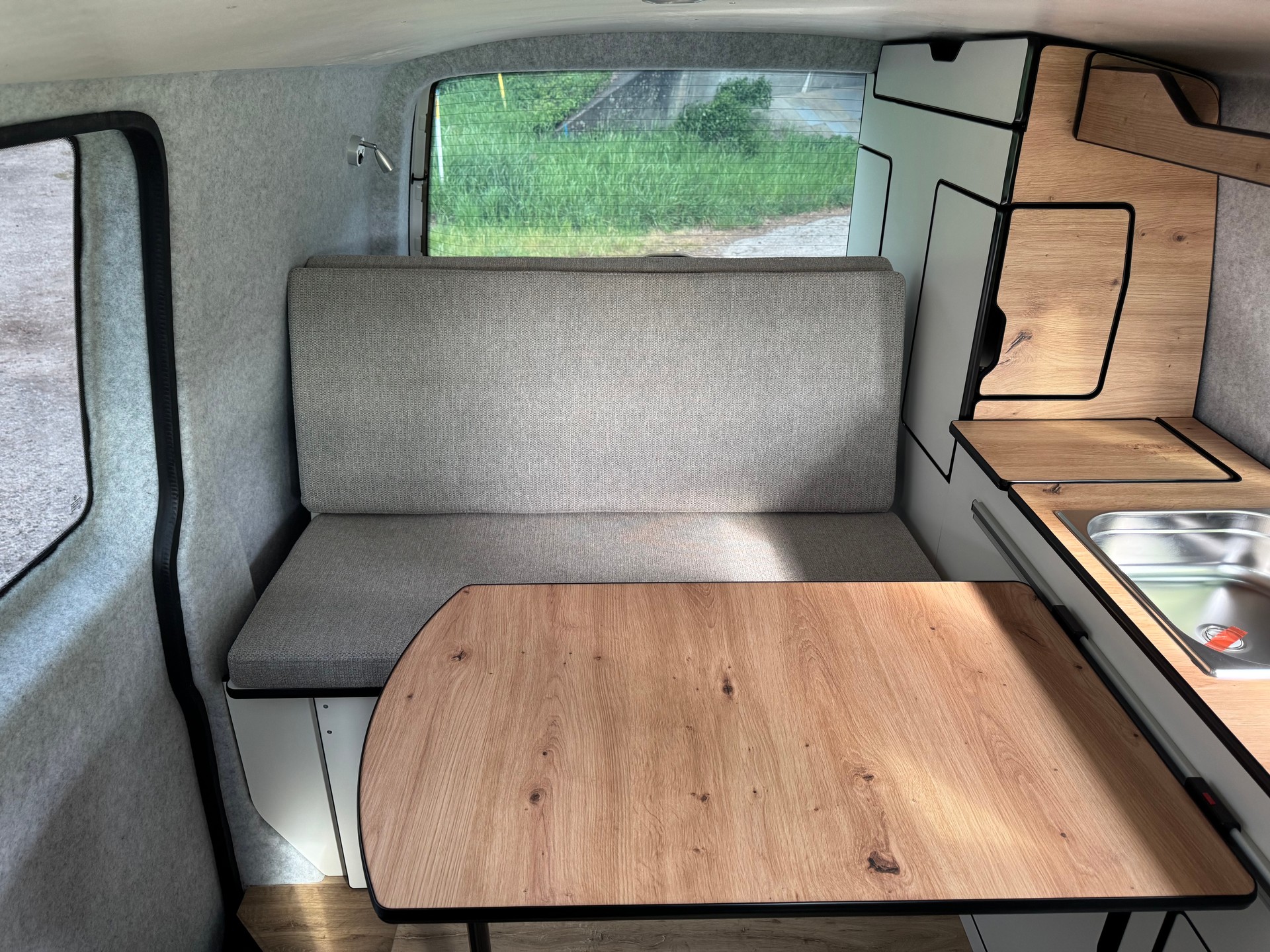 VW T5 Saranda Beach-image-6