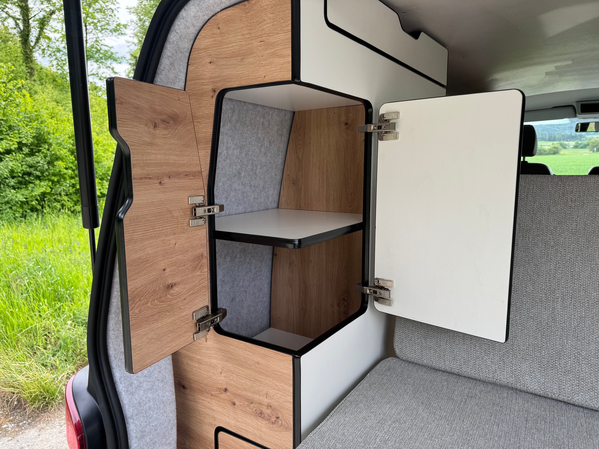 VW T5 Saranda Beach-image-5