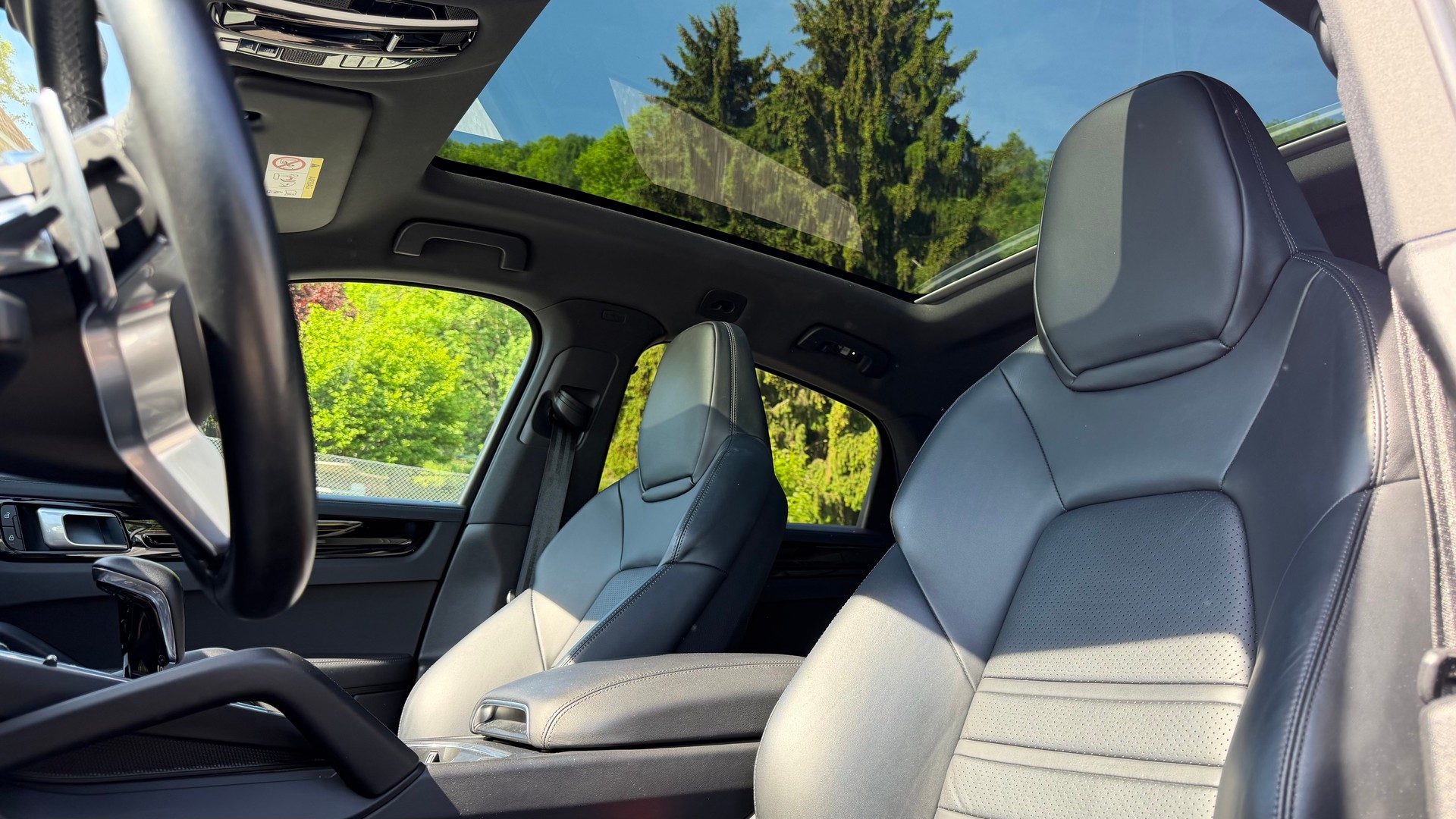 PORSCHE Cayenne Coupé E-Hybrid-image-11