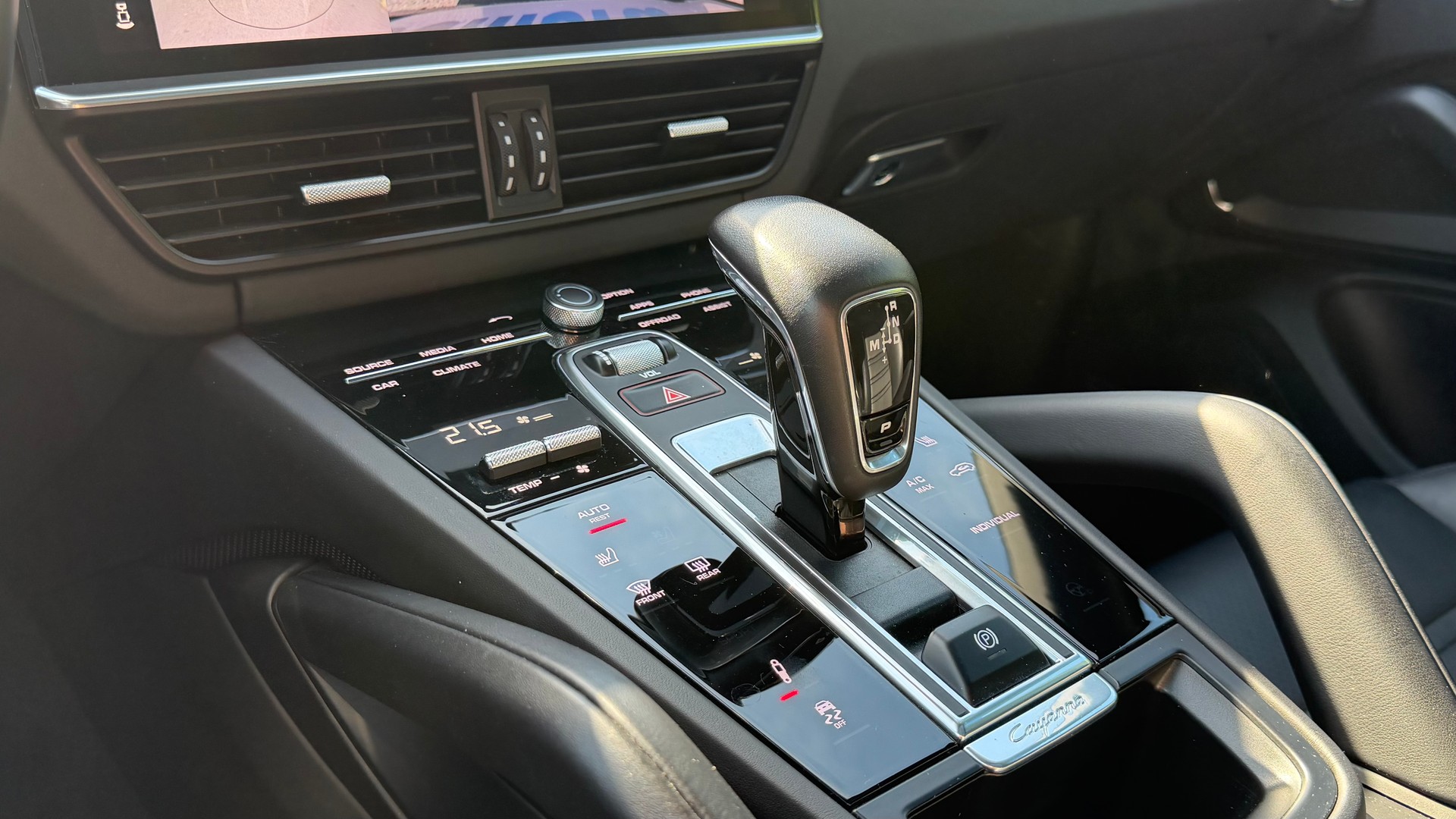 PORSCHE Cayenne Coupé E-Hybrid-image-14