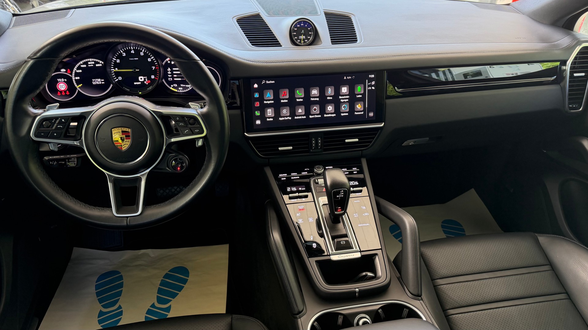 PORSCHE Cayenne Coupé E-Hybrid-image-9