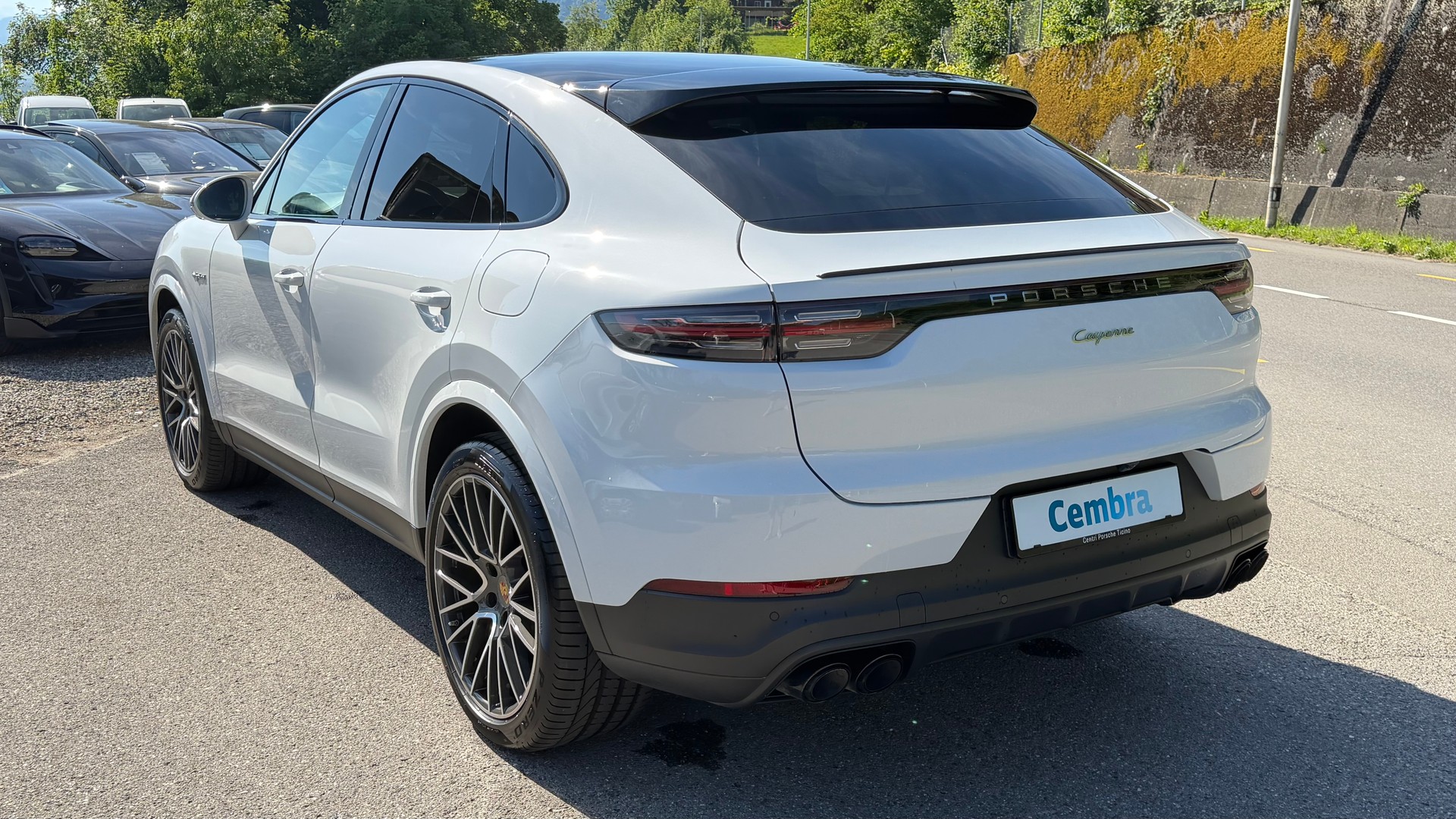 PORSCHE Cayenne Coupé E-Hybrid-image-3