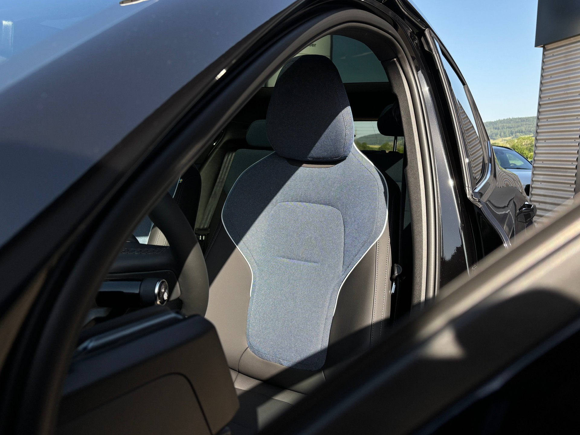 VOLVO EX30 E60 Twin Ultra Performance Sw. Black Ed. AWD-showroom-element-3