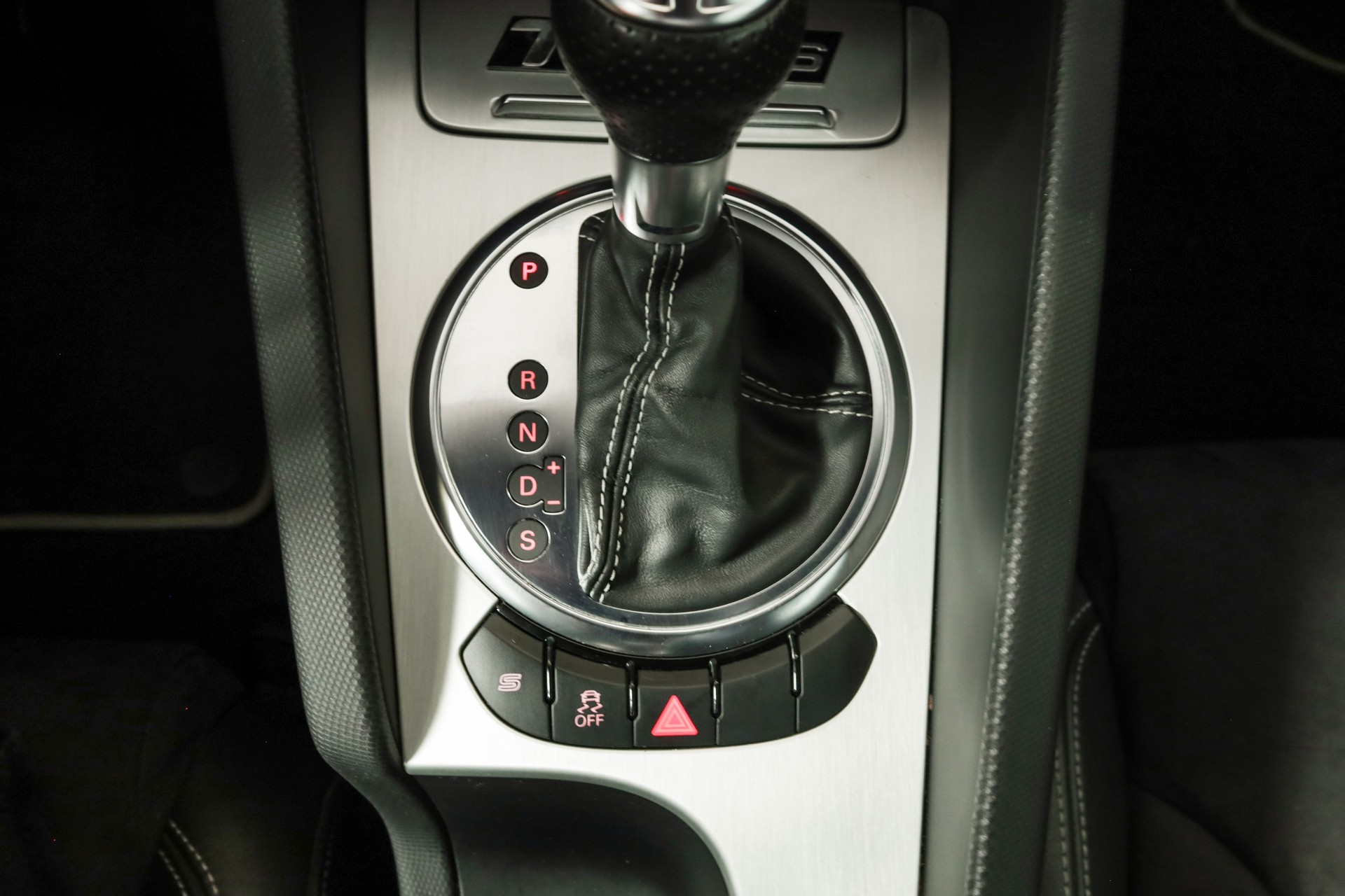 AUDI TT RS Coupé 2.5 TFSI quattro S-tronic-image-9