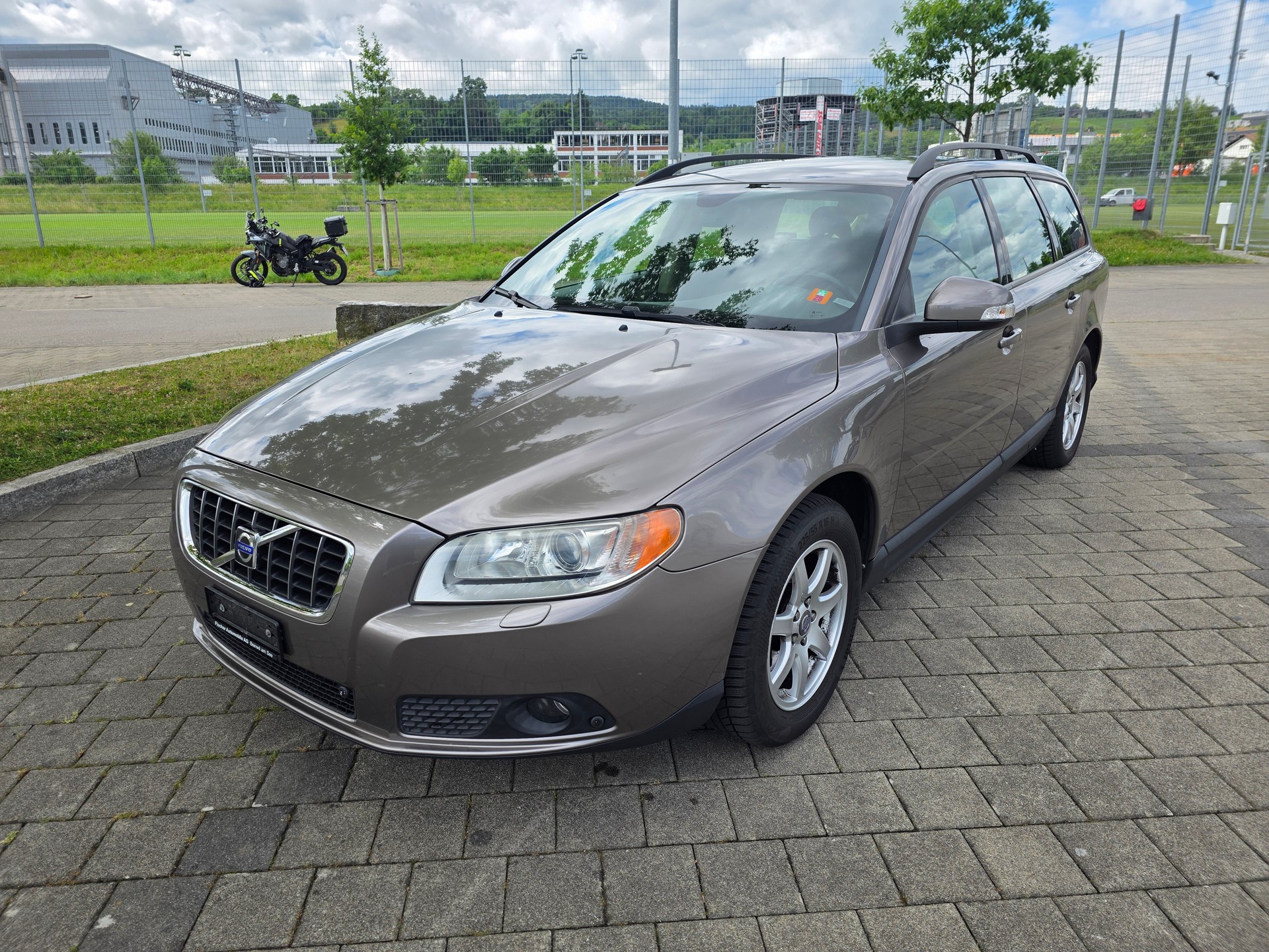 VOLVO V70 2.0 Kinetic-showroom-element-3