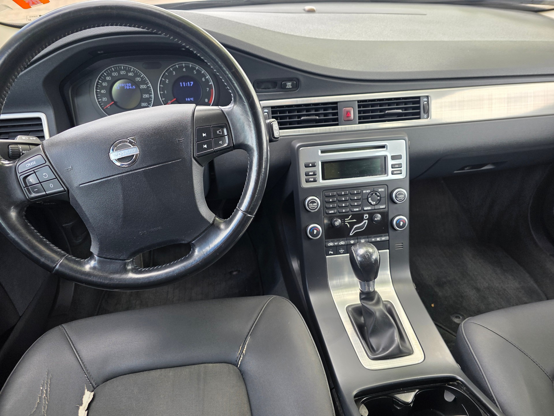 VOLVO V70 2.0 Kinetic-image-9