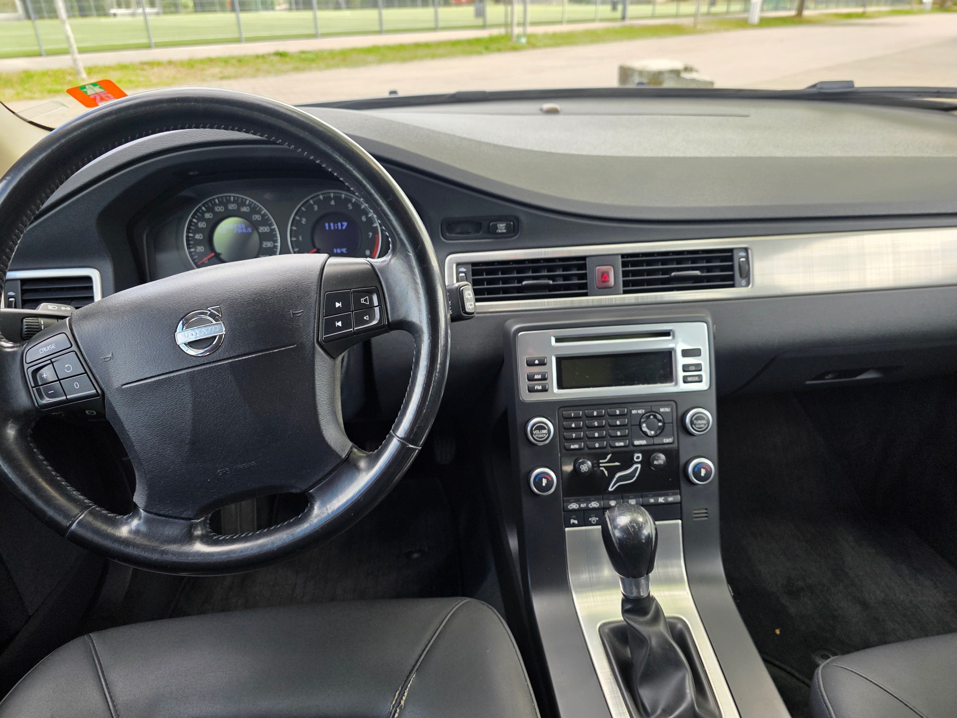 VOLVO V70 2.0 Kinetic-image-11