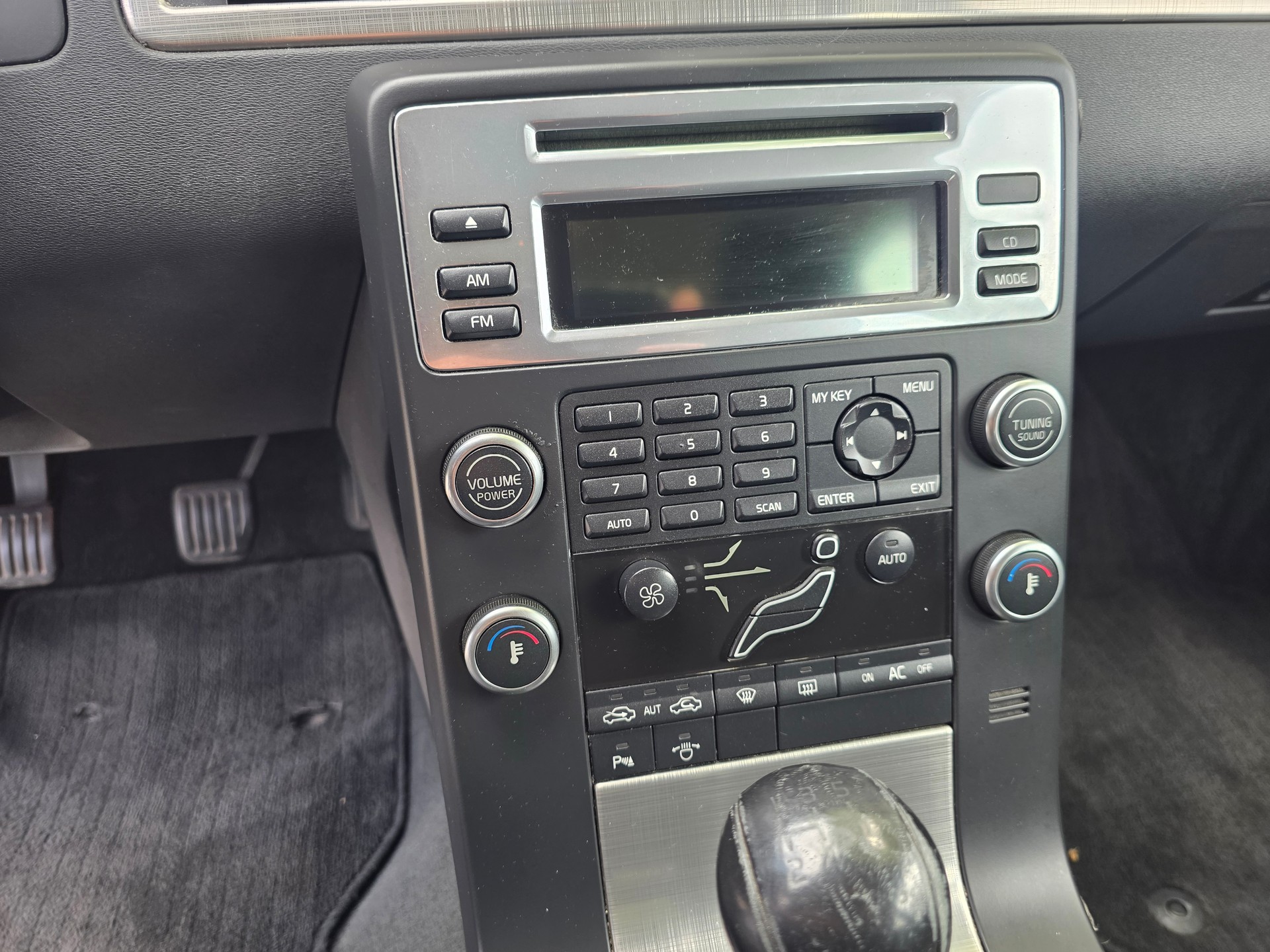 VOLVO V70 2.0 Kinetic-image-15