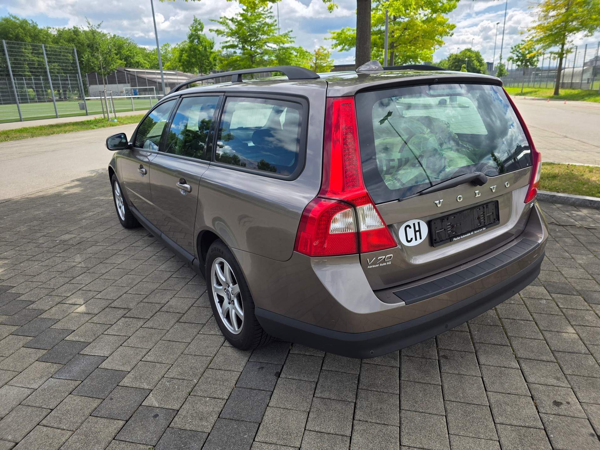 VOLVO V70 2.0 Kinetic-image-7