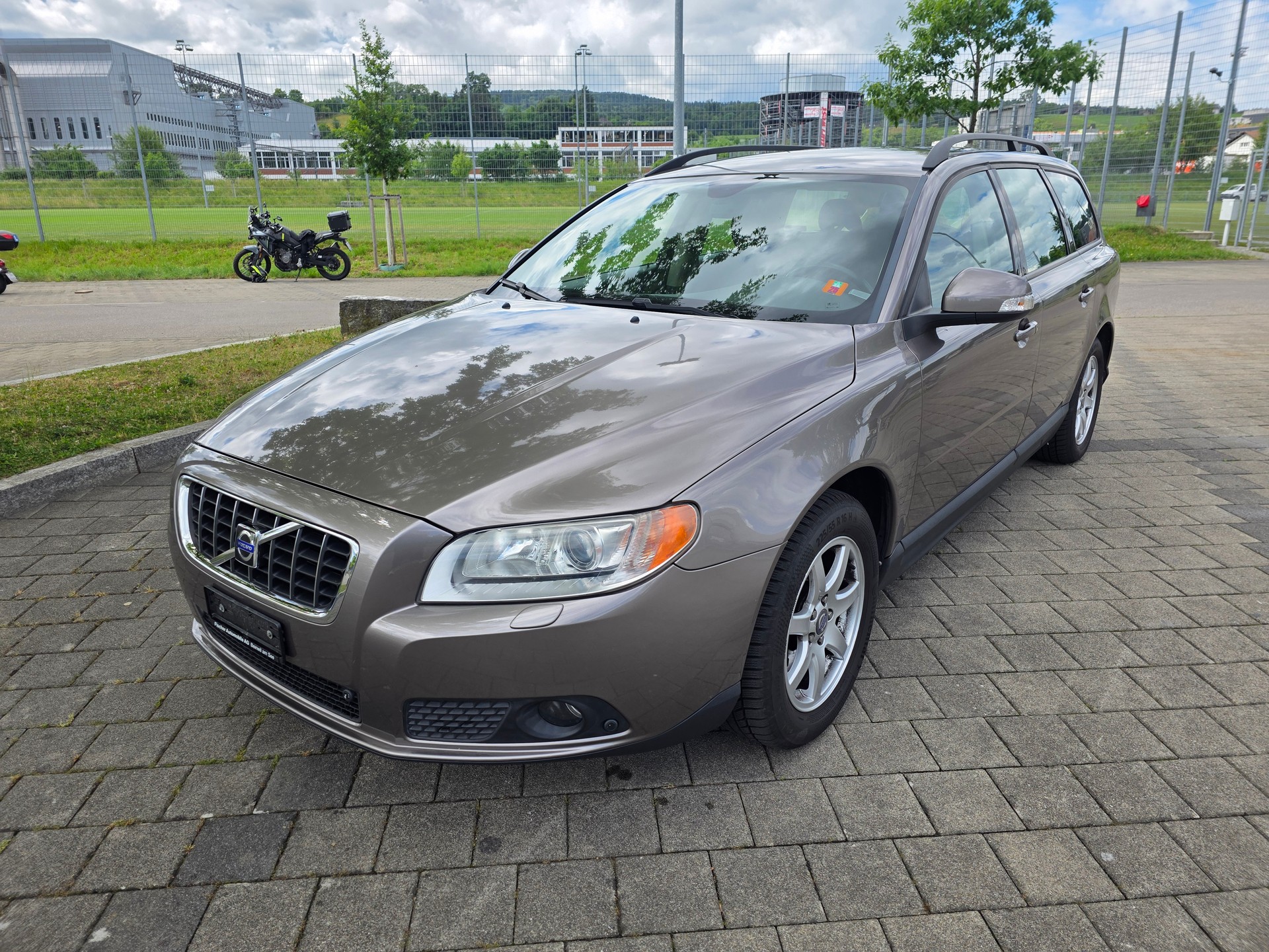 VOLVO V70 2.0 Kinetic