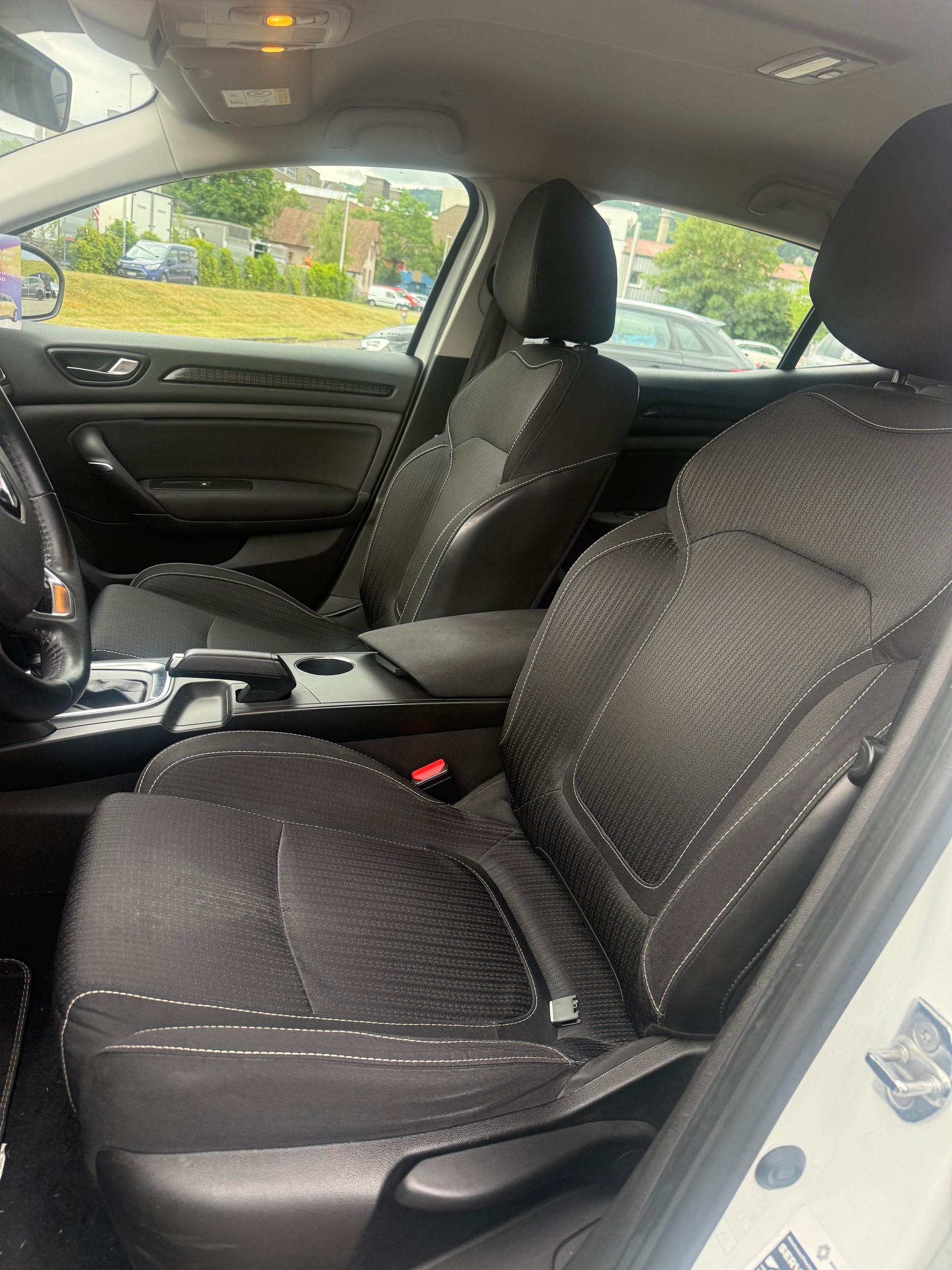 RENAULT Mégane 1.5 dCi Bose EDC-image-6