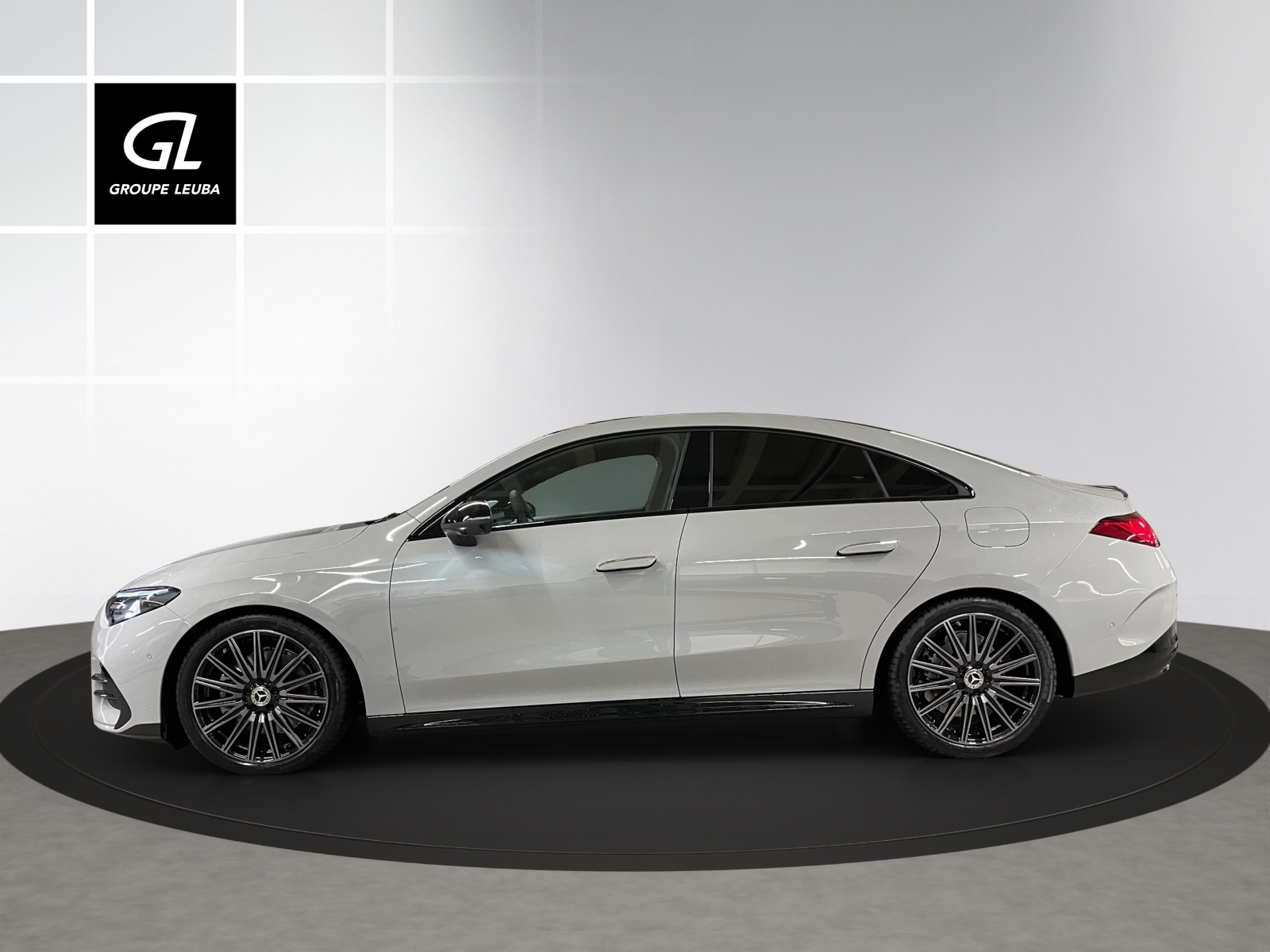 MERCEDES-BENZ CLA 220 8G-DCT 4Matic-showroom-element-2