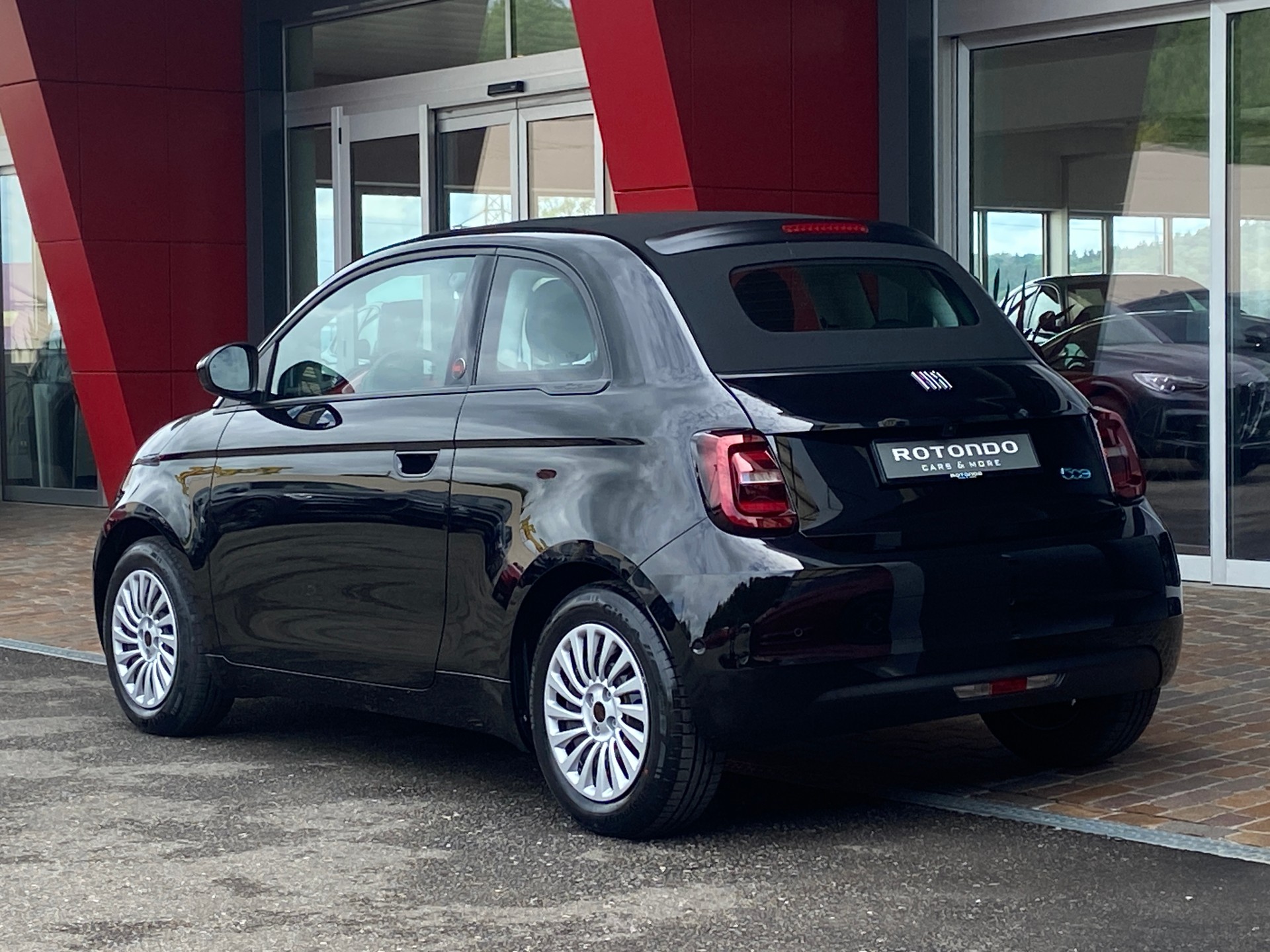 FIAT 500 C electric 87 kW Red-image-12