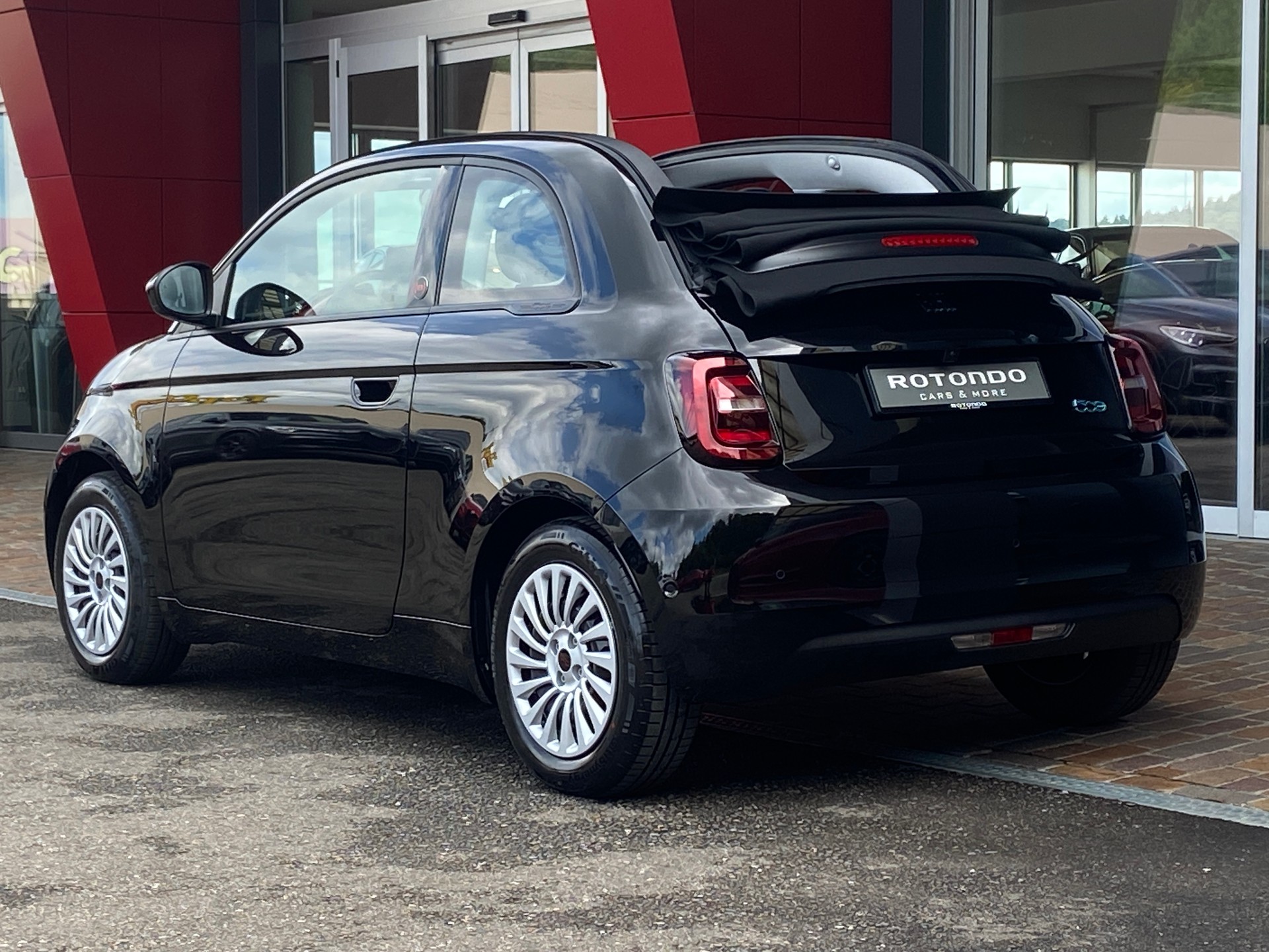 FIAT 500 C electric 87 kW Red-image-13