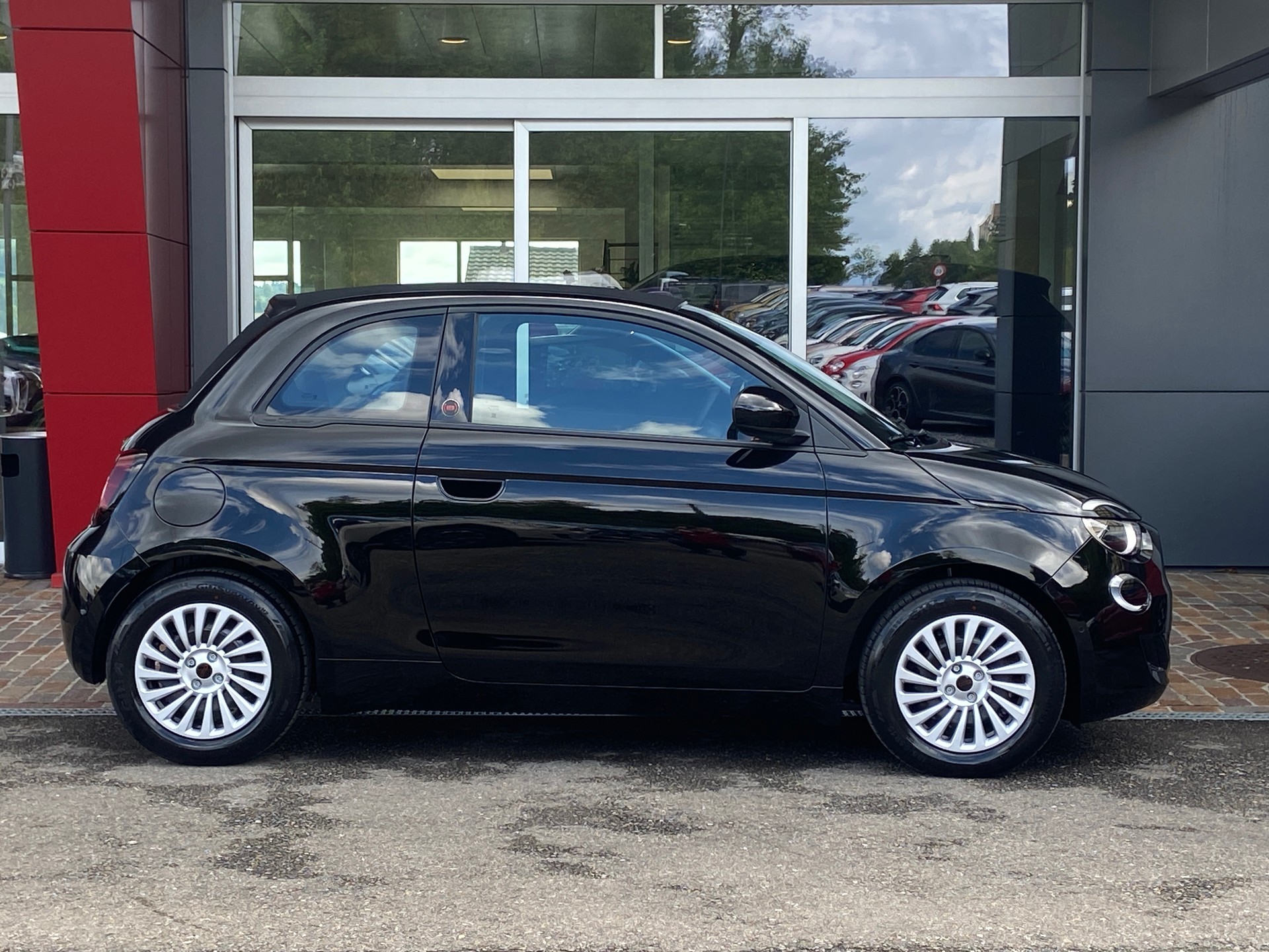 FIAT 500 C electric 87 kW Red-image-11