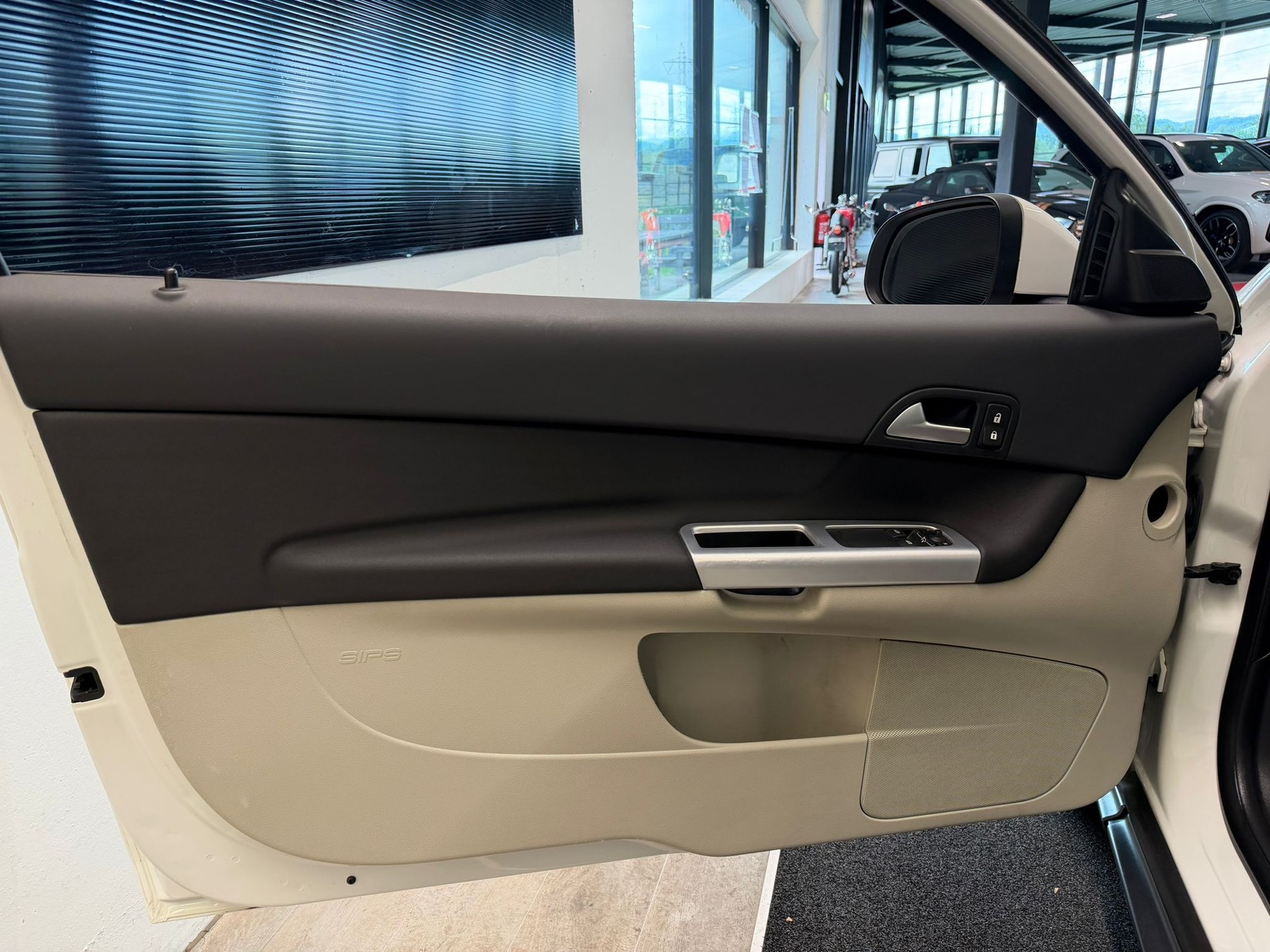 VOLVO C30 DRIVEe Start/Stop Momentum-image-9