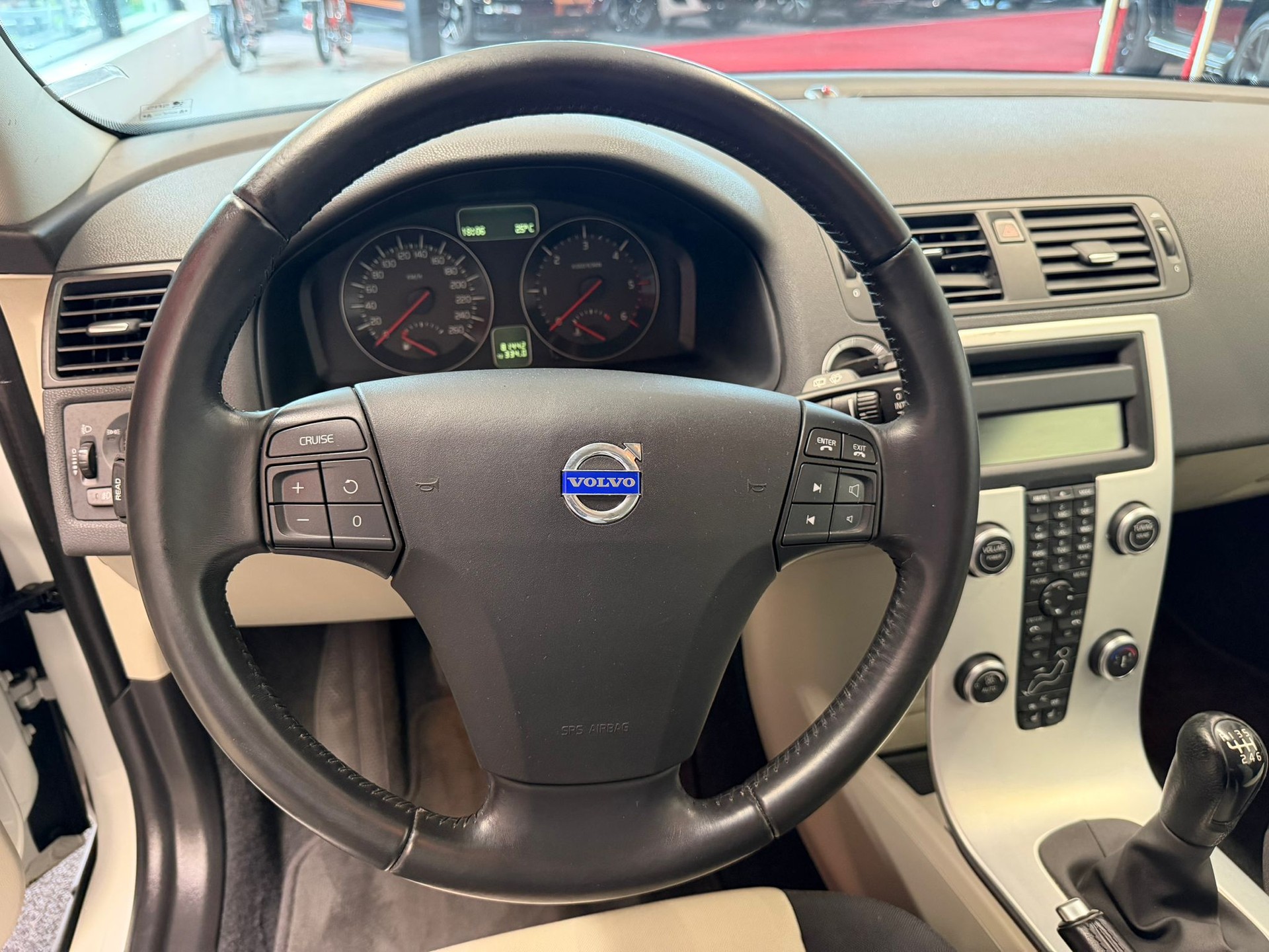 VOLVO C30 DRIVEe Start/Stop Momentum-image-12