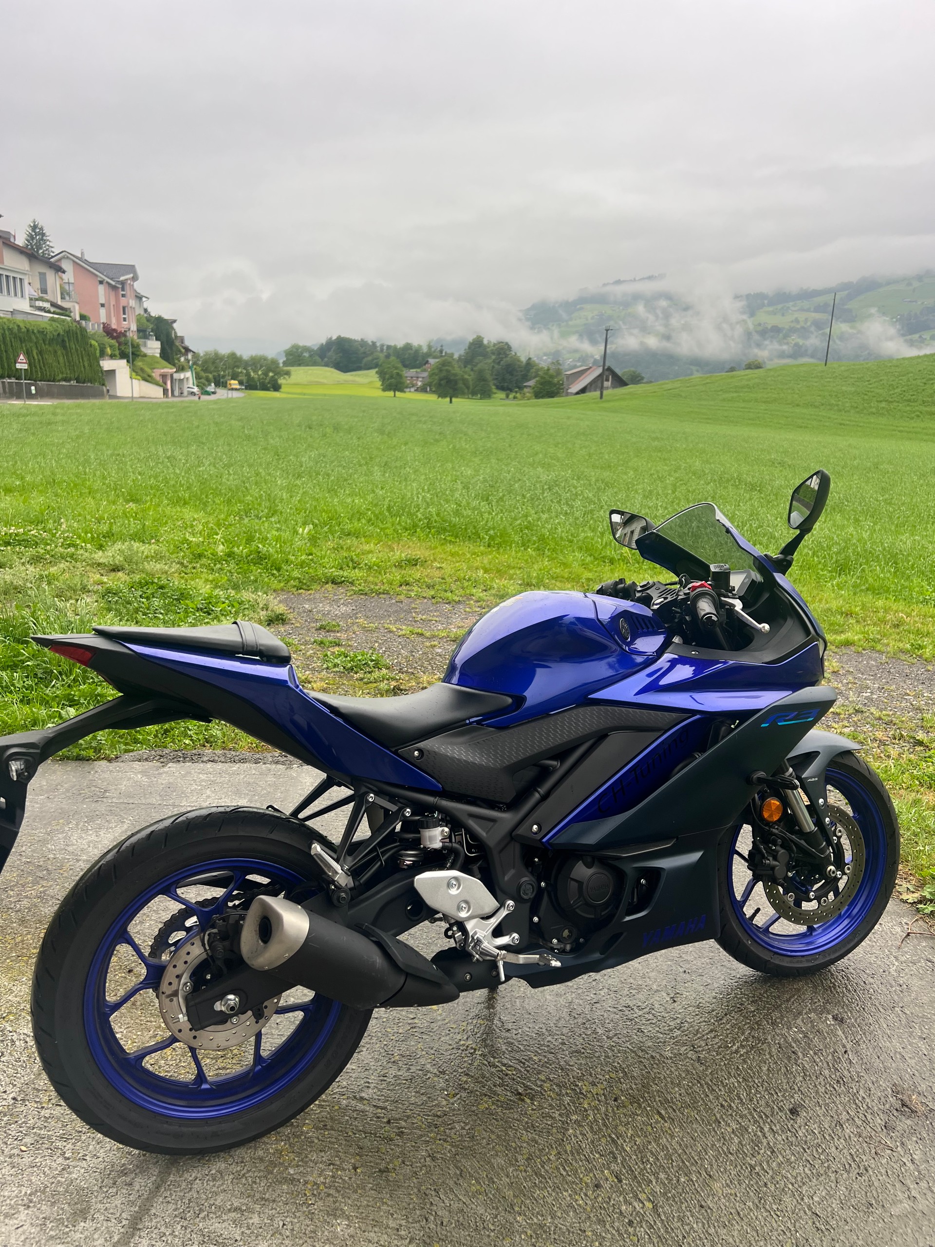 YAMAHA YZF-R3-image-2