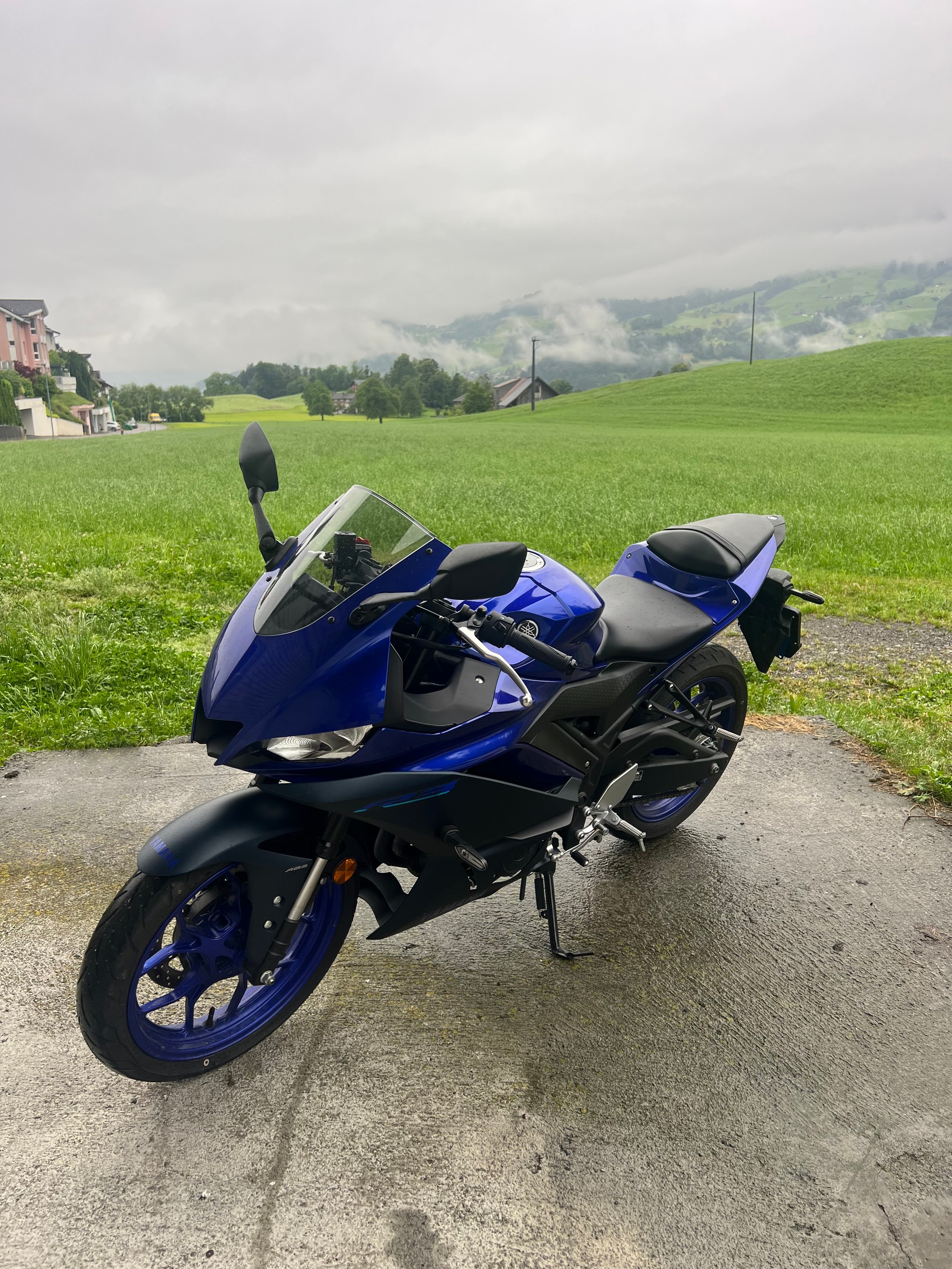 YAMAHA YZF-R3-image-5