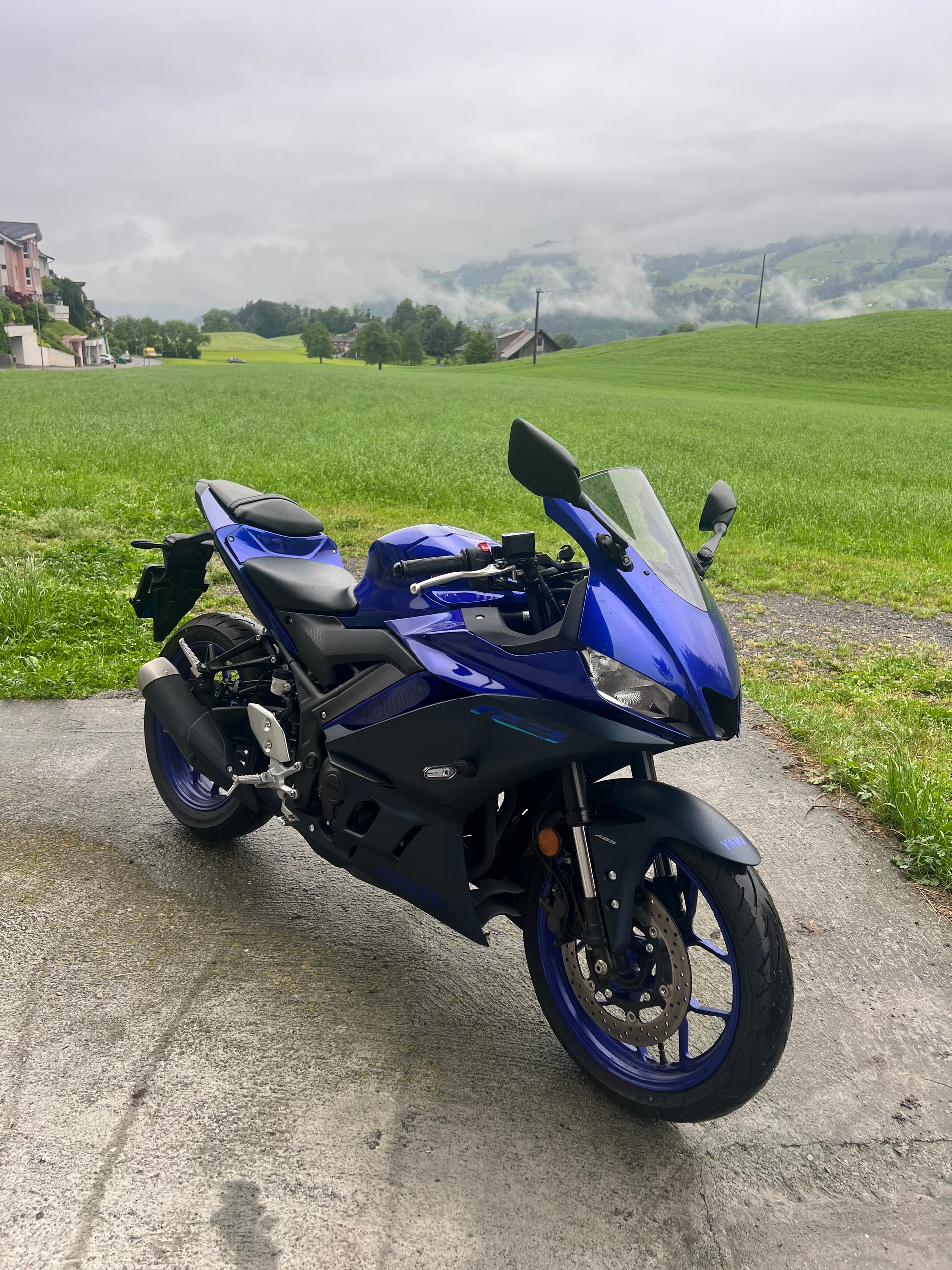 YAMAHA YZF-R3-image-3