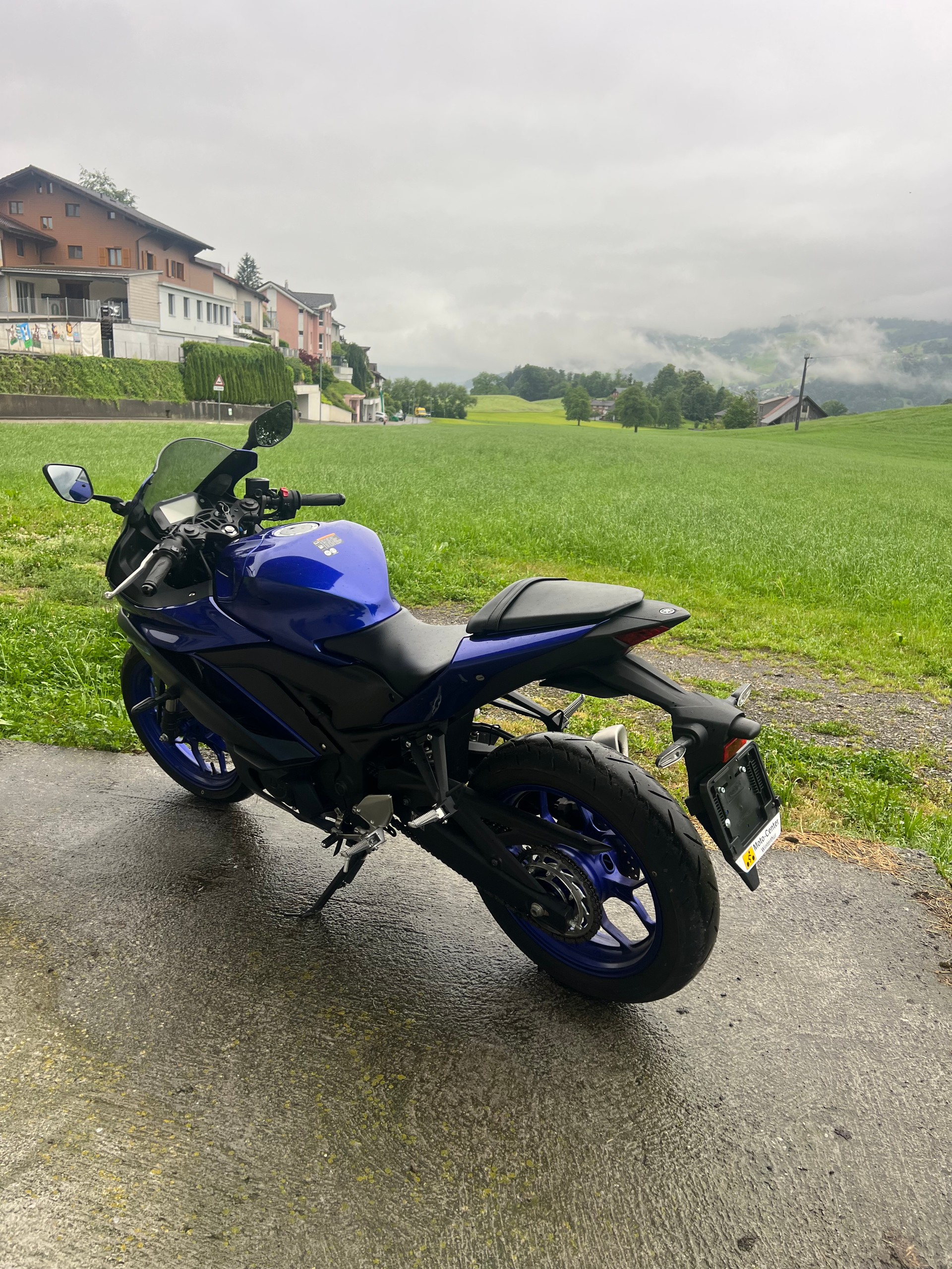 YAMAHA YZF-R3-image-4