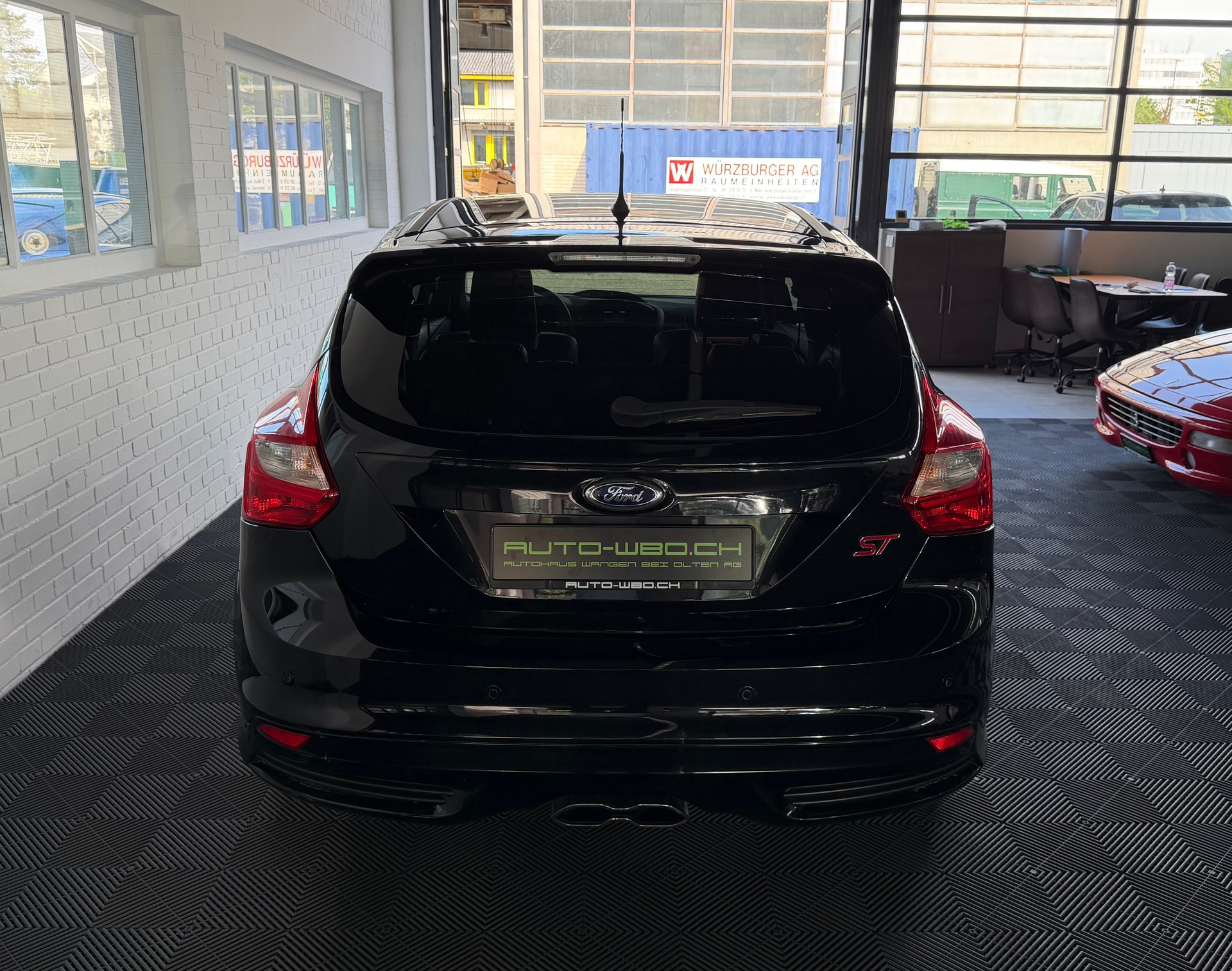 FORD Focus 2.0 SCTi ST-2 250 PS-showroom-element-3