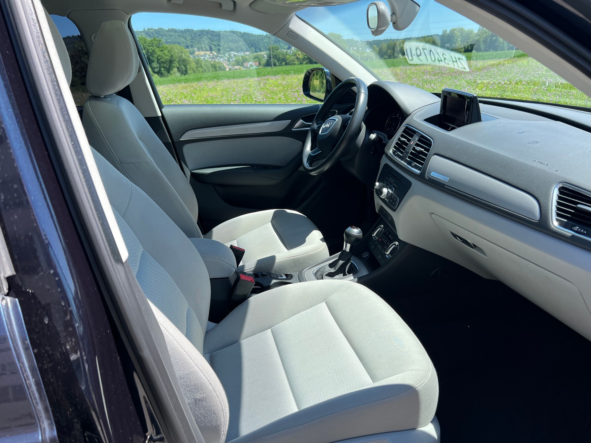 AUDI Q3 2.0 TDI quattro S-tronic-image-6