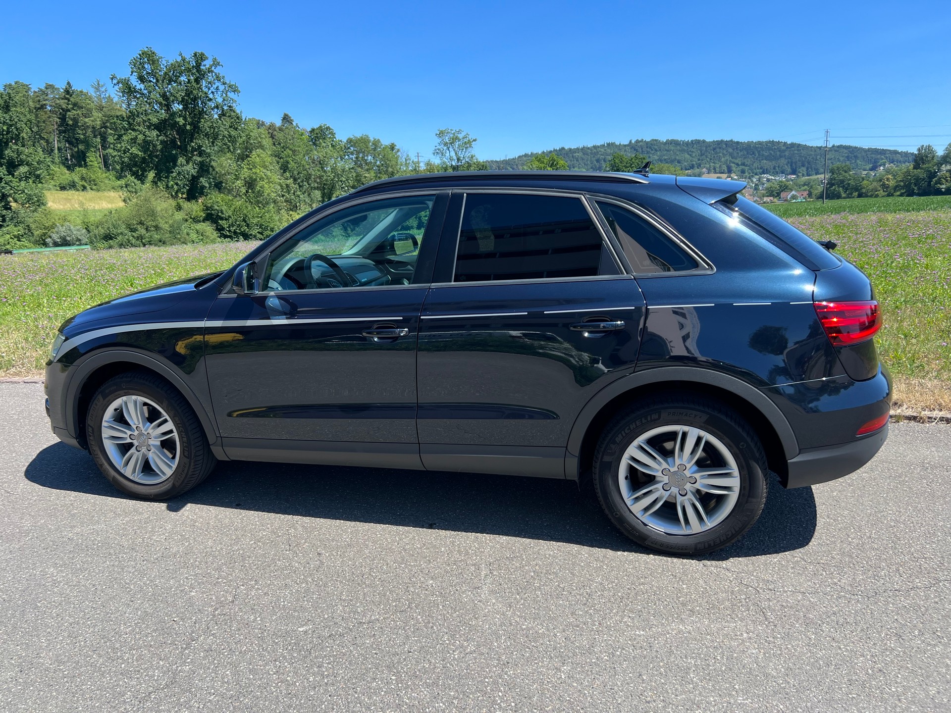 AUDI Q3 2.0 TDI quattro S-tronic-image-2