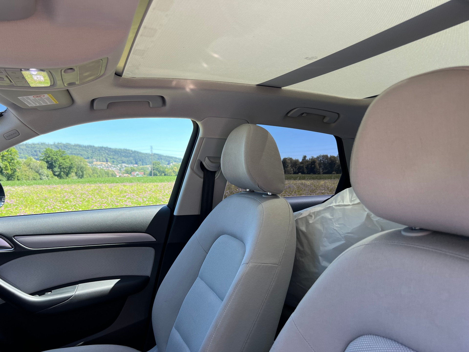 AUDI Q3 2.0 TDI quattro S-tronic-image-5
