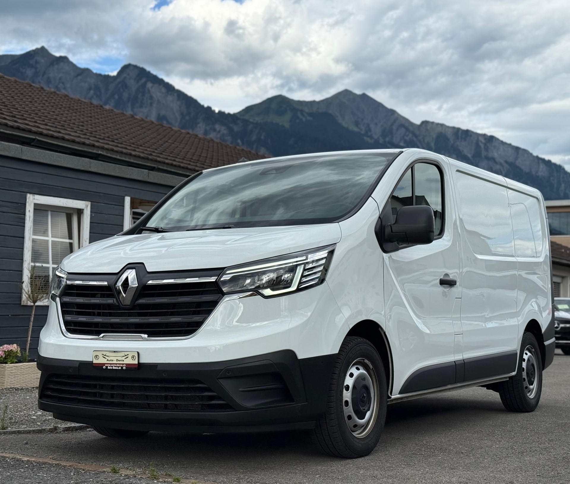 RENAULT Trafic Kaw. 3.0 t L1 H1 2.0 dCi Blue 150 Advance-showroom-element-1