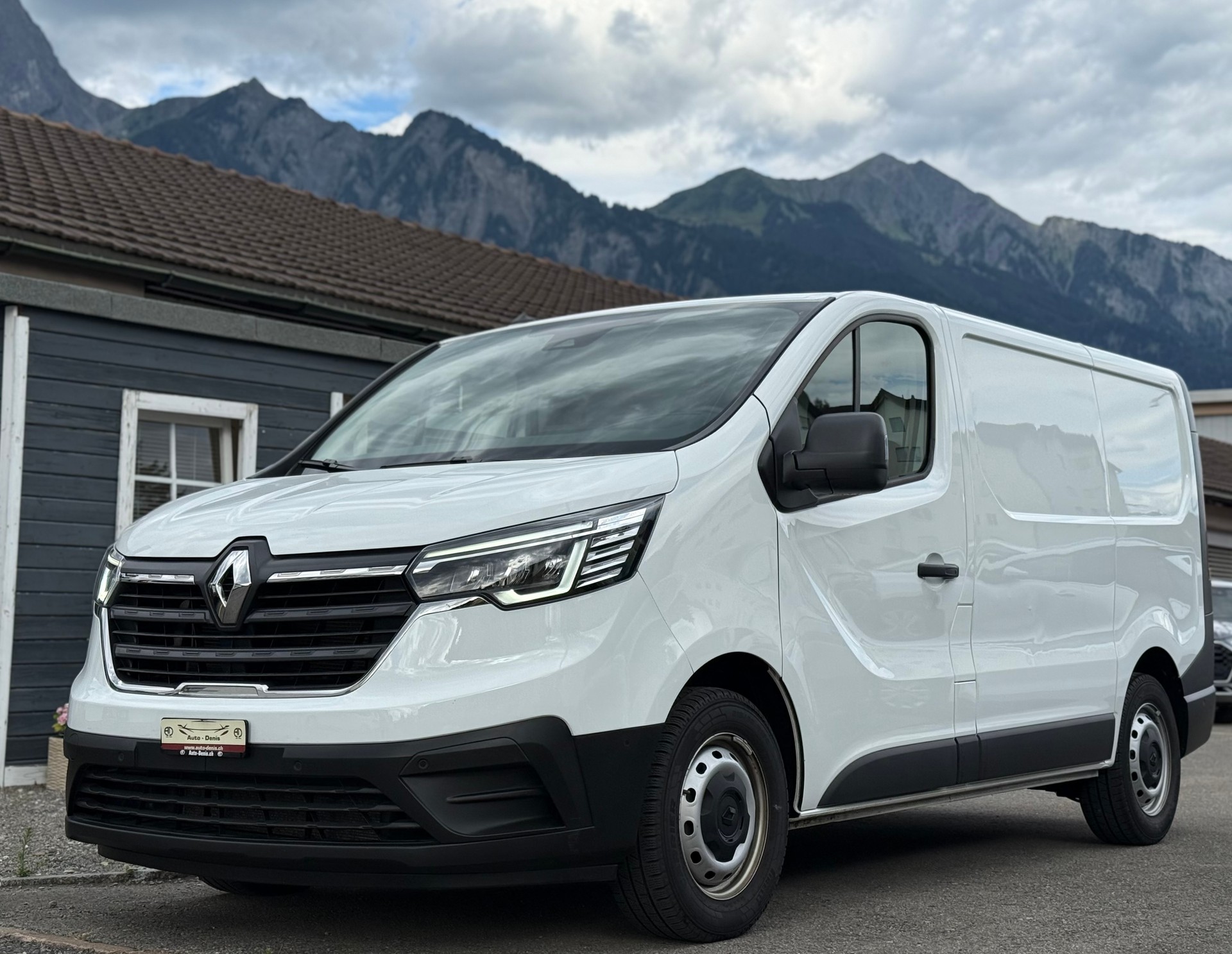 RENAULT Trafic Kaw. 3.0 t L1 H1 2.0 dCi Blue 150 Advance