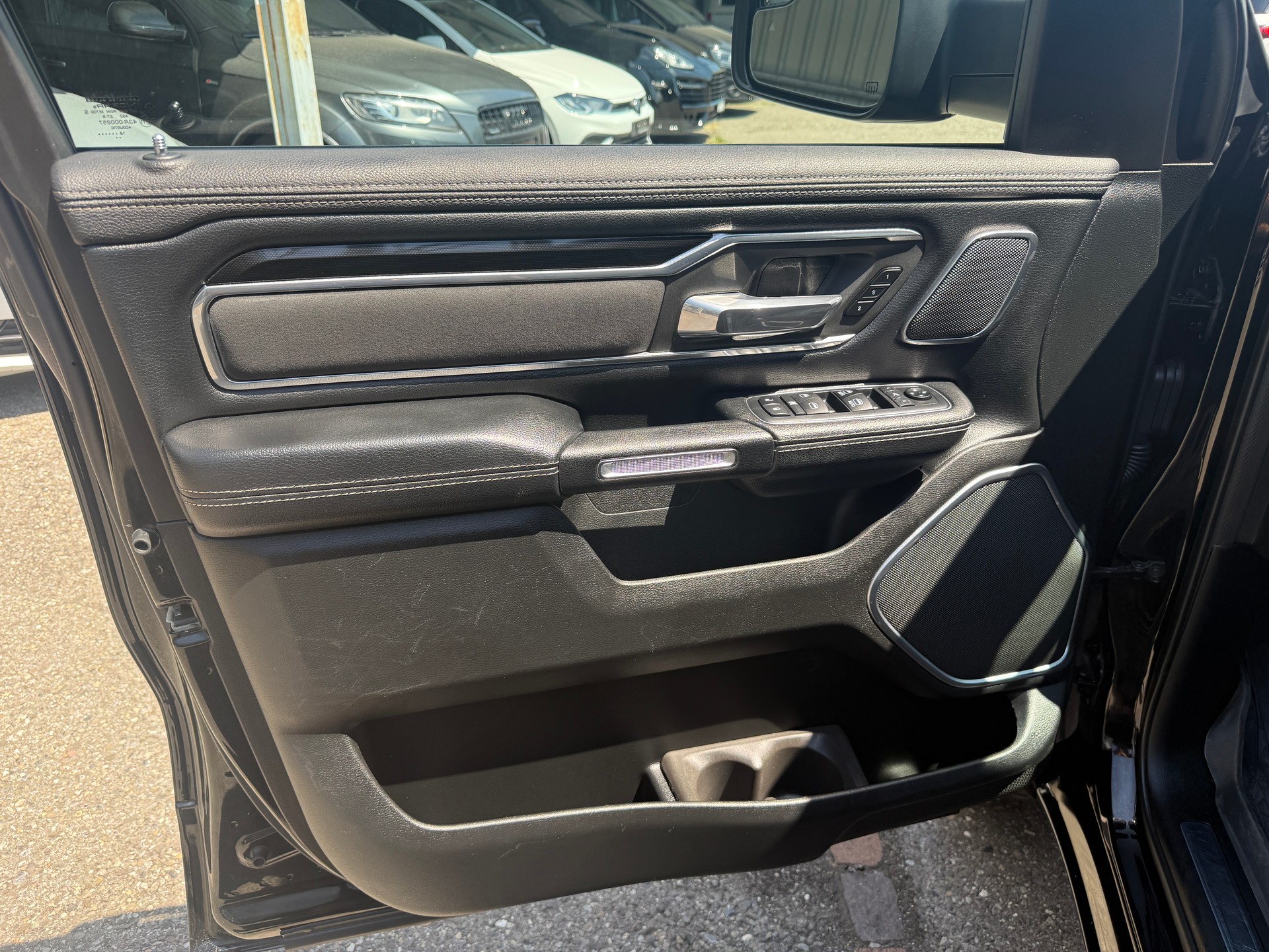 DODGE USA Ram 1500 Quad Kab. Pick-up HEMI MDS VVT Laramie 5.7, 396 PS-image-19