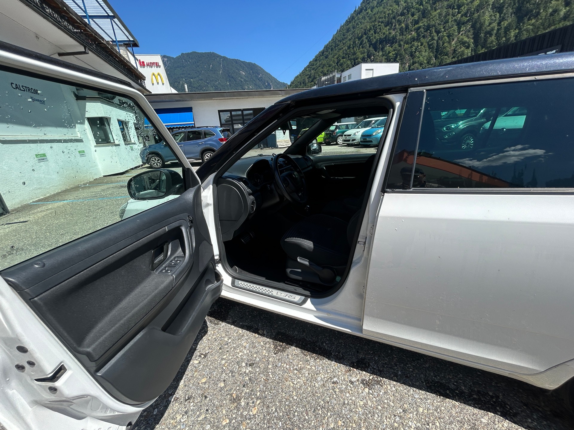 SKODA Fabia 1.4 TSI RS DSG-image-10