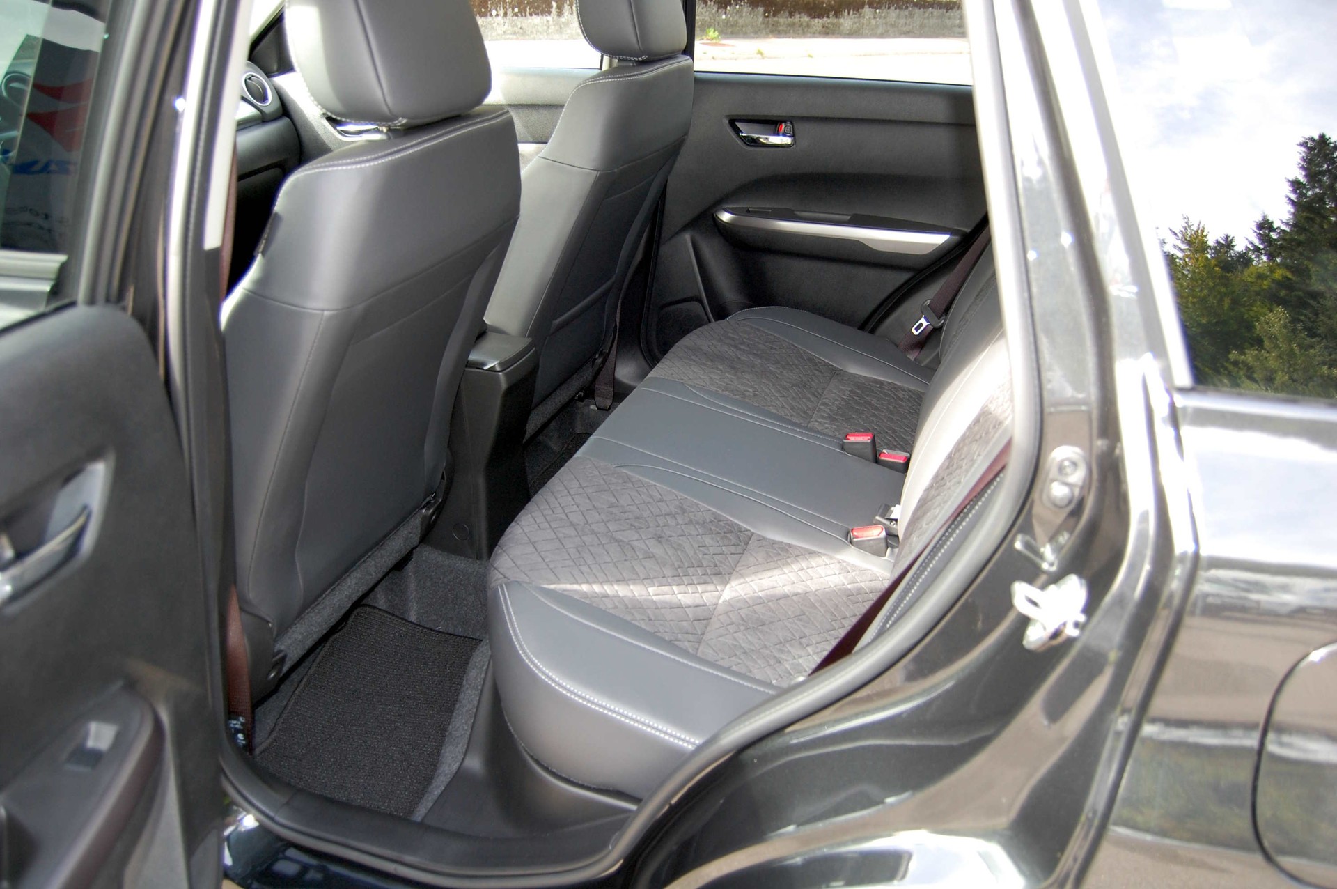 SUZUKI Vitara 1.4 Boosterjet Compact Top 4x4 Hybrid Automatic-image-16