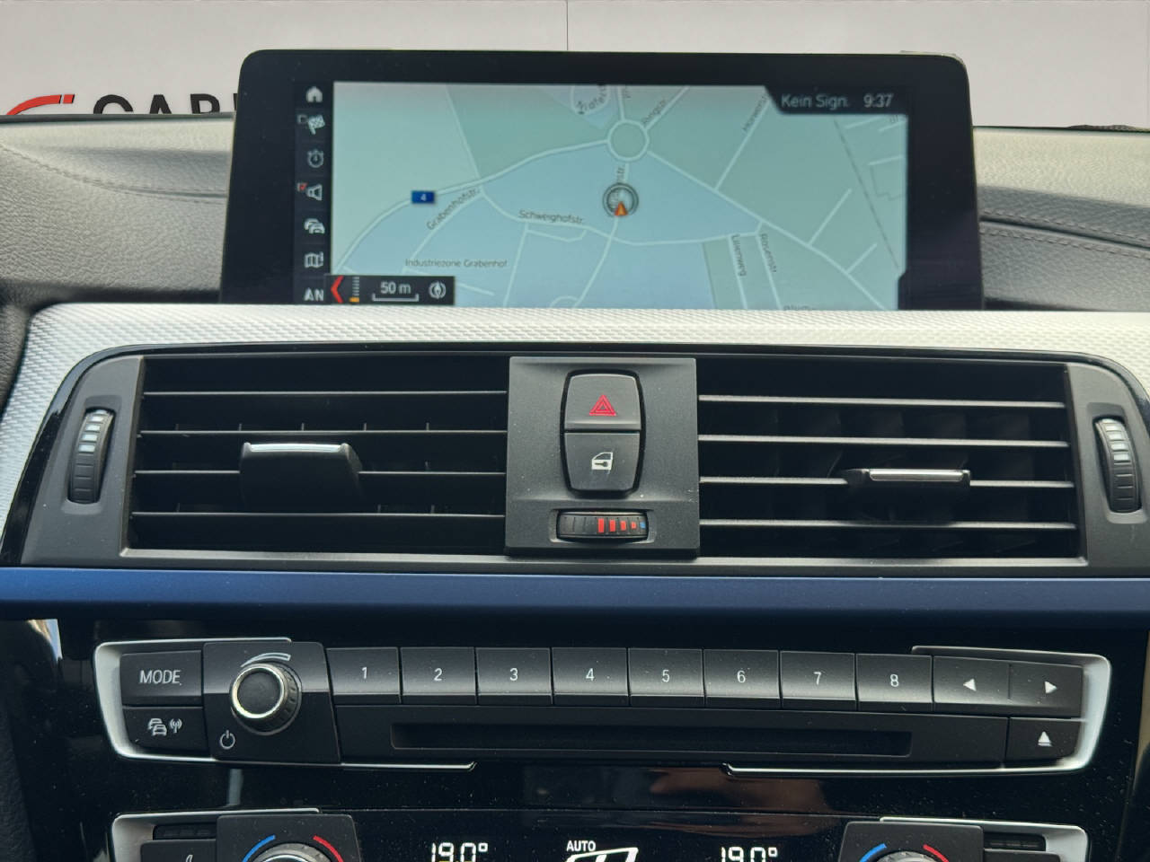 BMW 320d xDrive Touring M-Packet inkl. Anhängerkupplung-image-17
