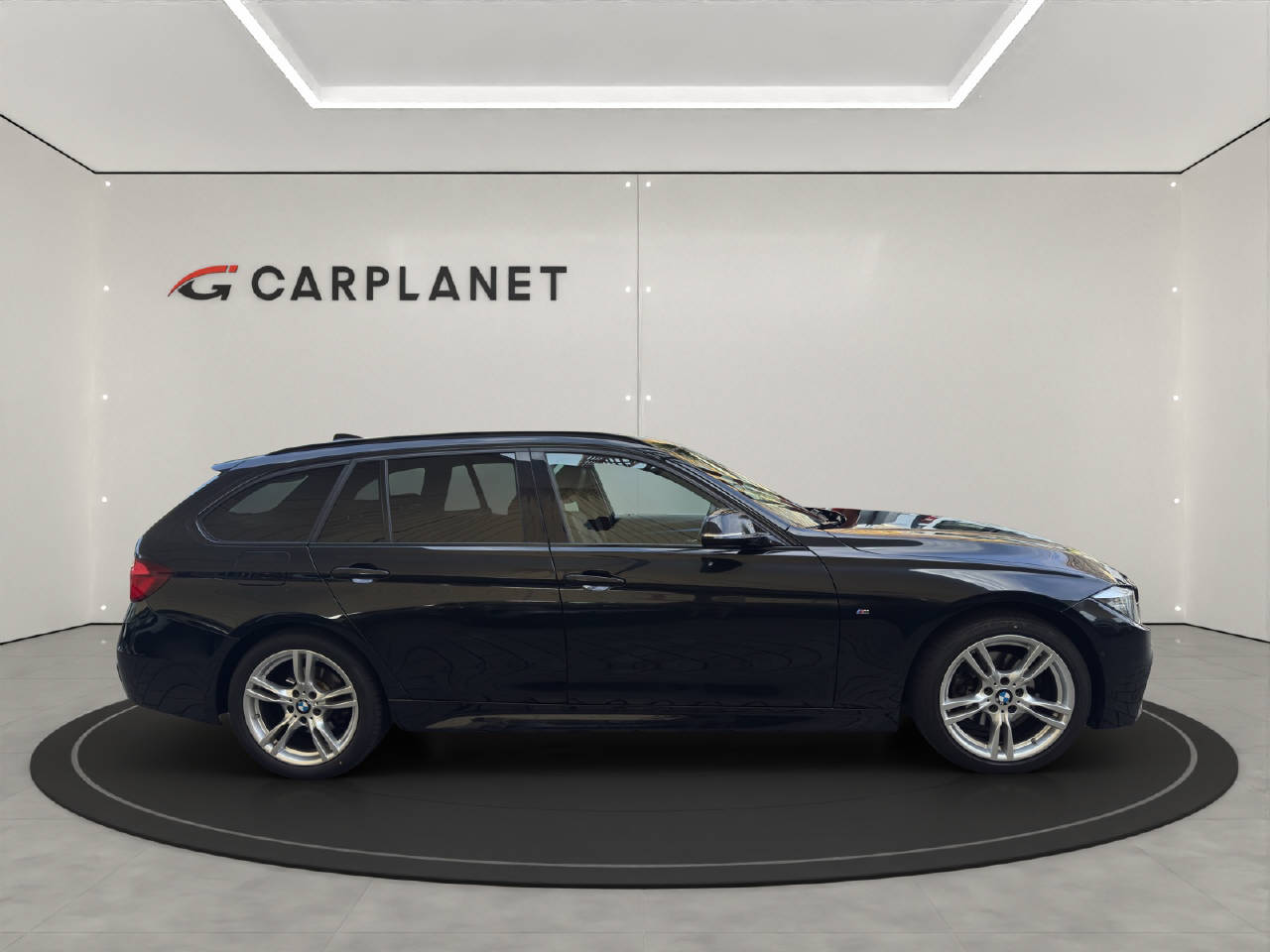 BMW 320d xDrive Touring M-Packet inkl. Anhängerkupplung-showroom-element-2