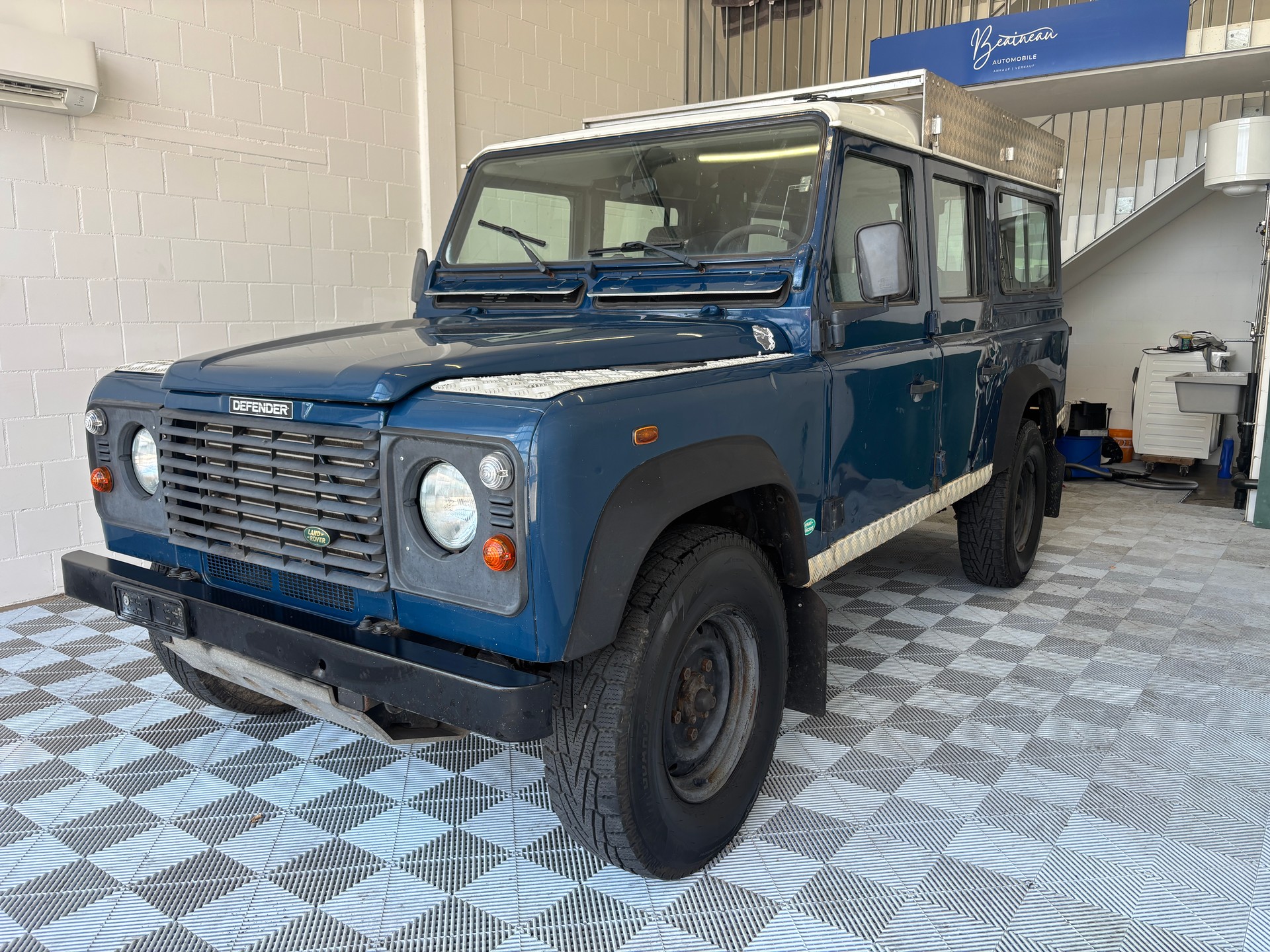 LAND ROVER Defender 110 SW 2.5 Td5
