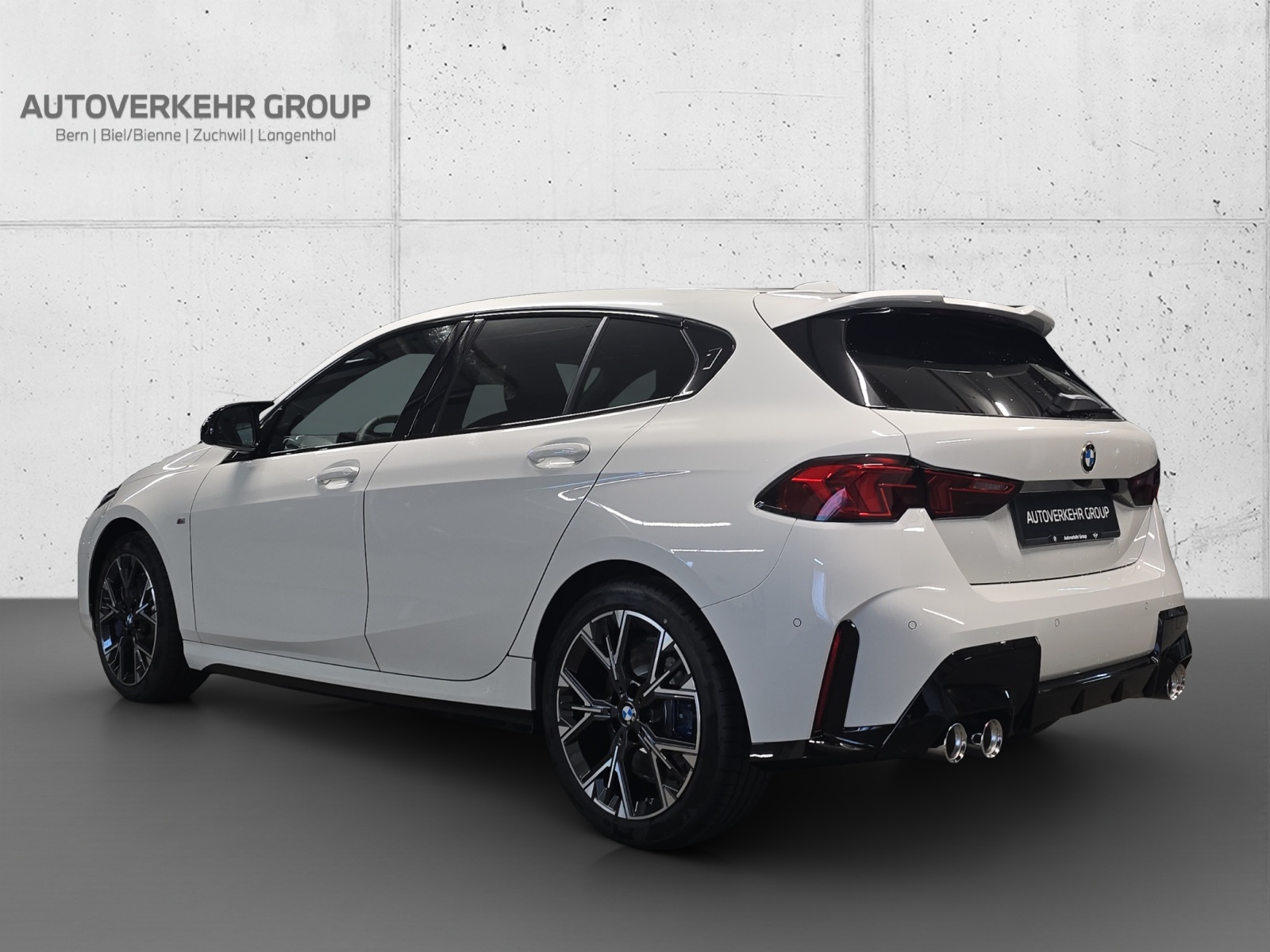 BMW M135 xDrive-showroom-element-2