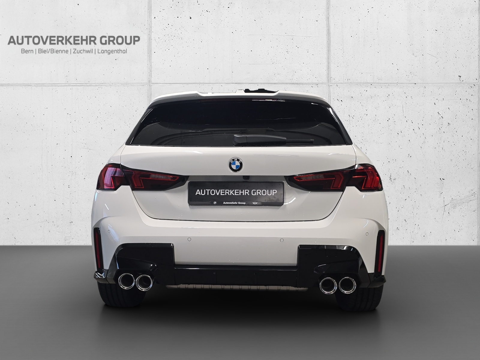 BMW M135 xDrive-showroom-element-3