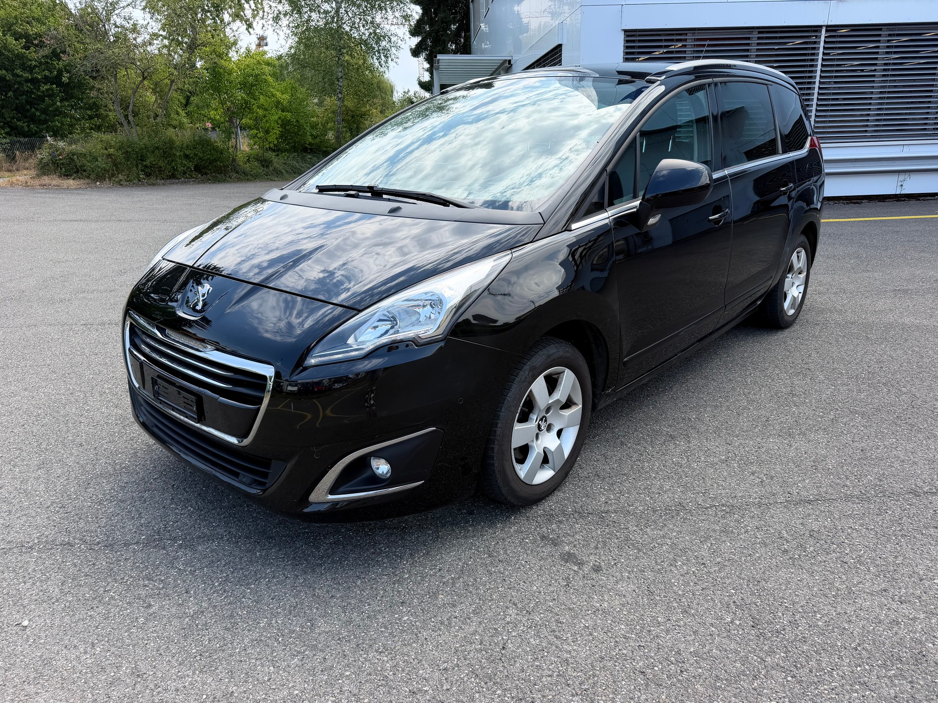 PEUGEOT 5008 1.2 Pure Tech Allure