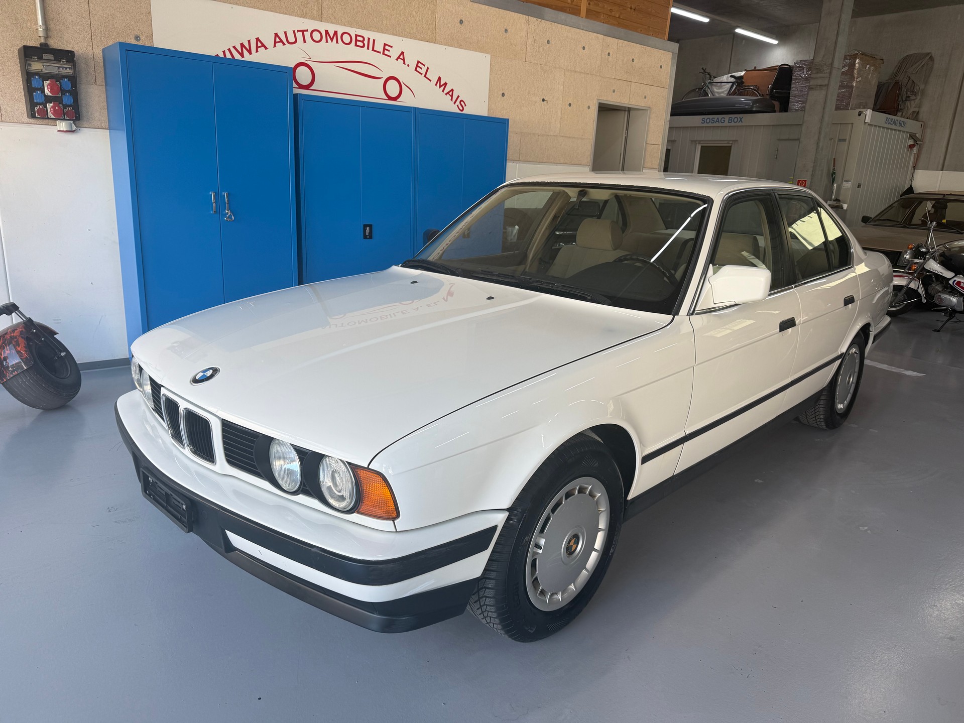 BMW 525i 24V A