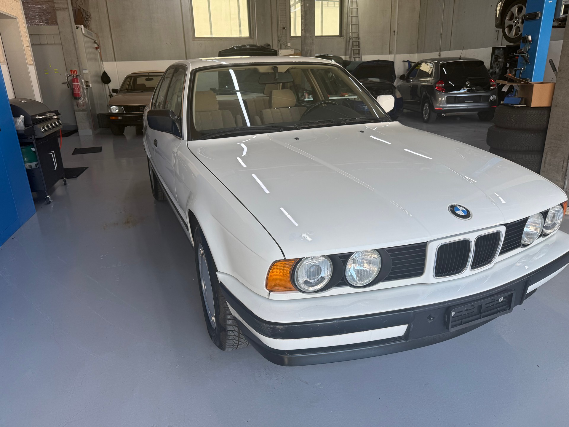 BMW 525i 24V A-image-1